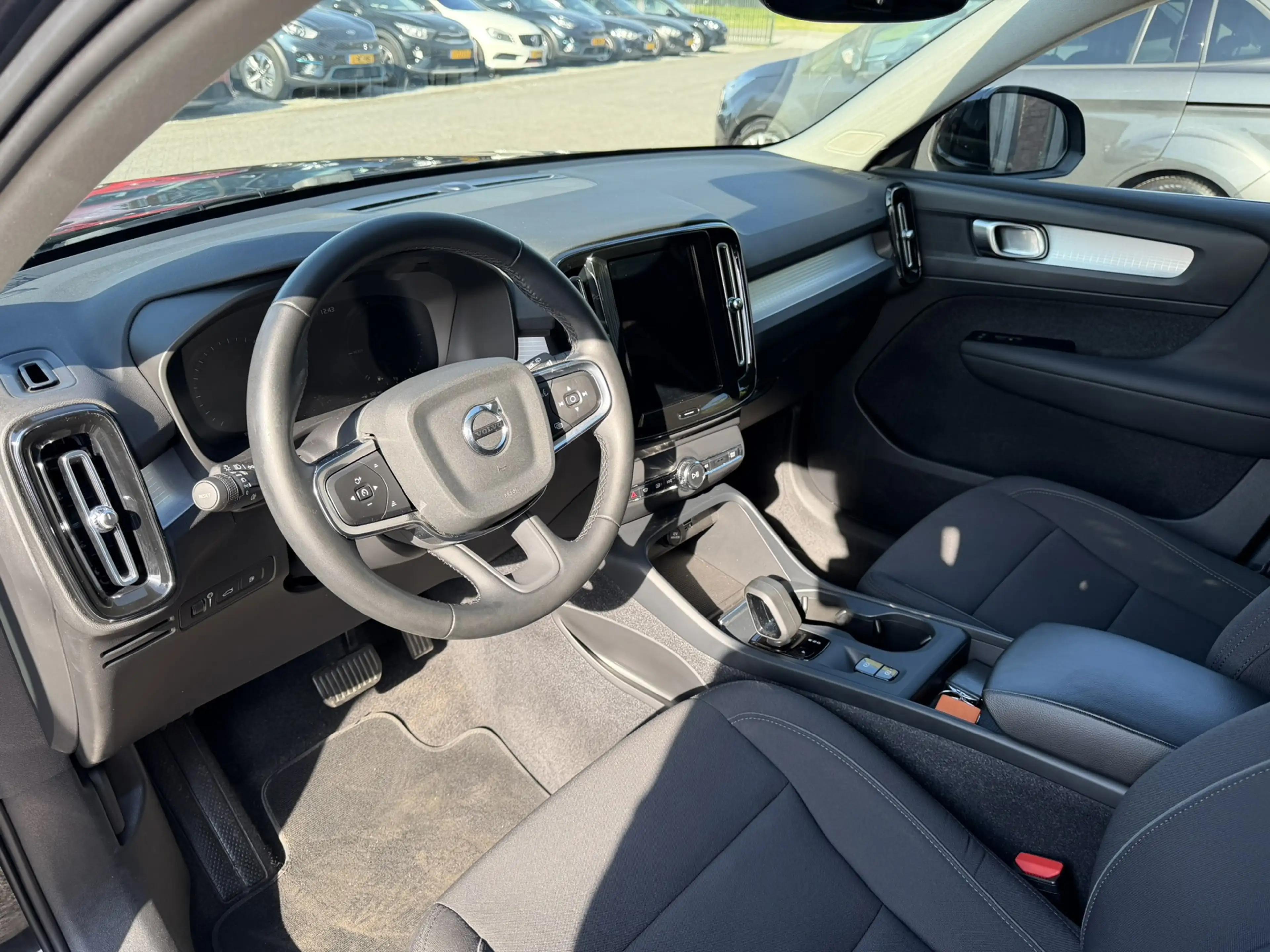 Volvo XC40 1.5 T4 Recharge Inscription Expression TREKHAAK CL — photo 12