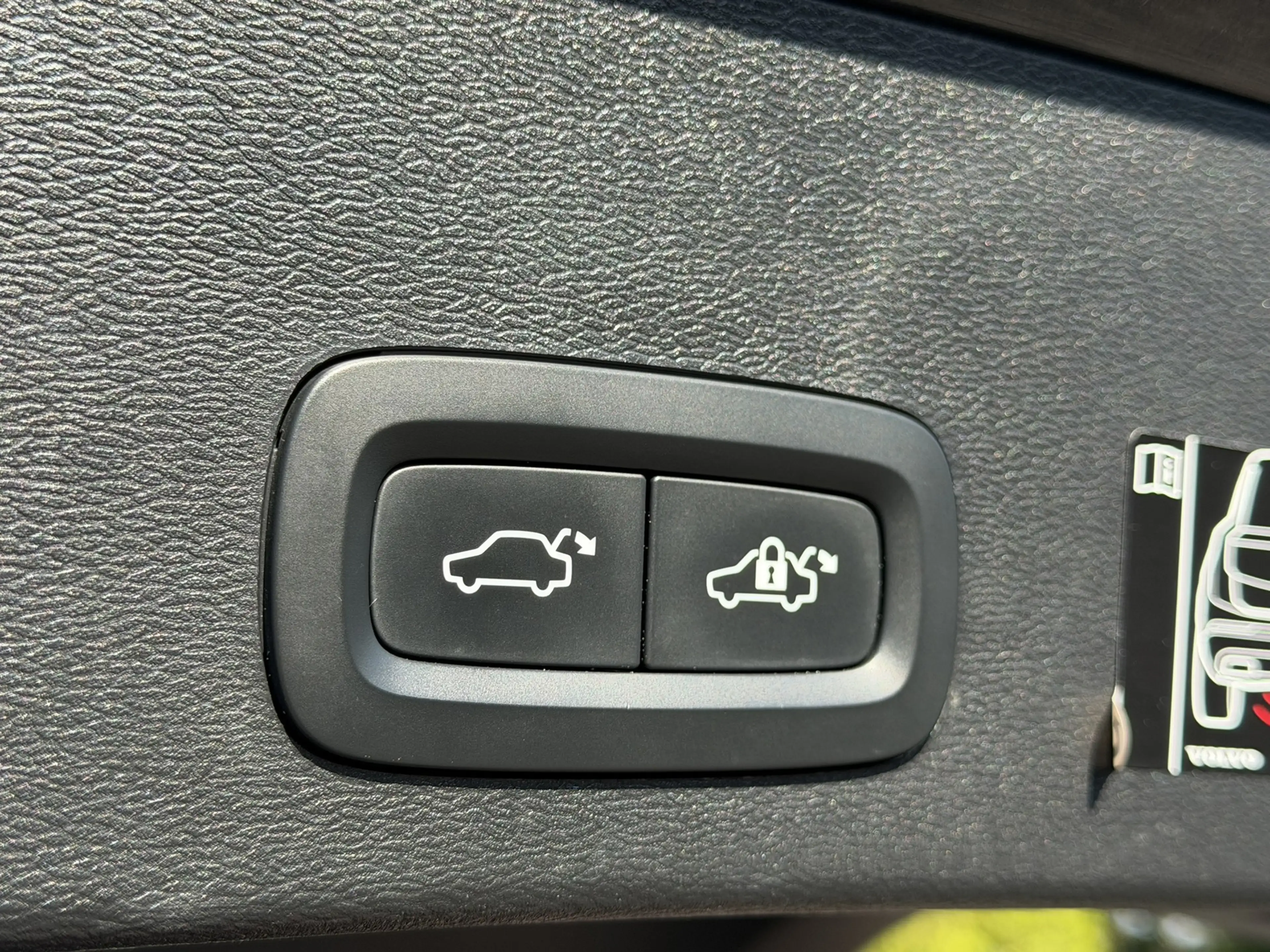 Volvo XC40 1.5 T4 Recharge Inscription Expression TREKHAAK CL — photo 8