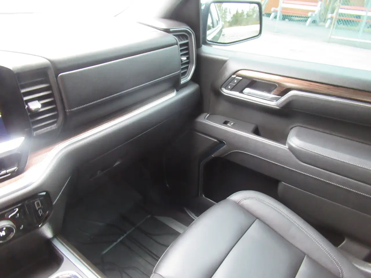 Chevrolet Silverado 1500 снимка Chevrolet Silverado 1500