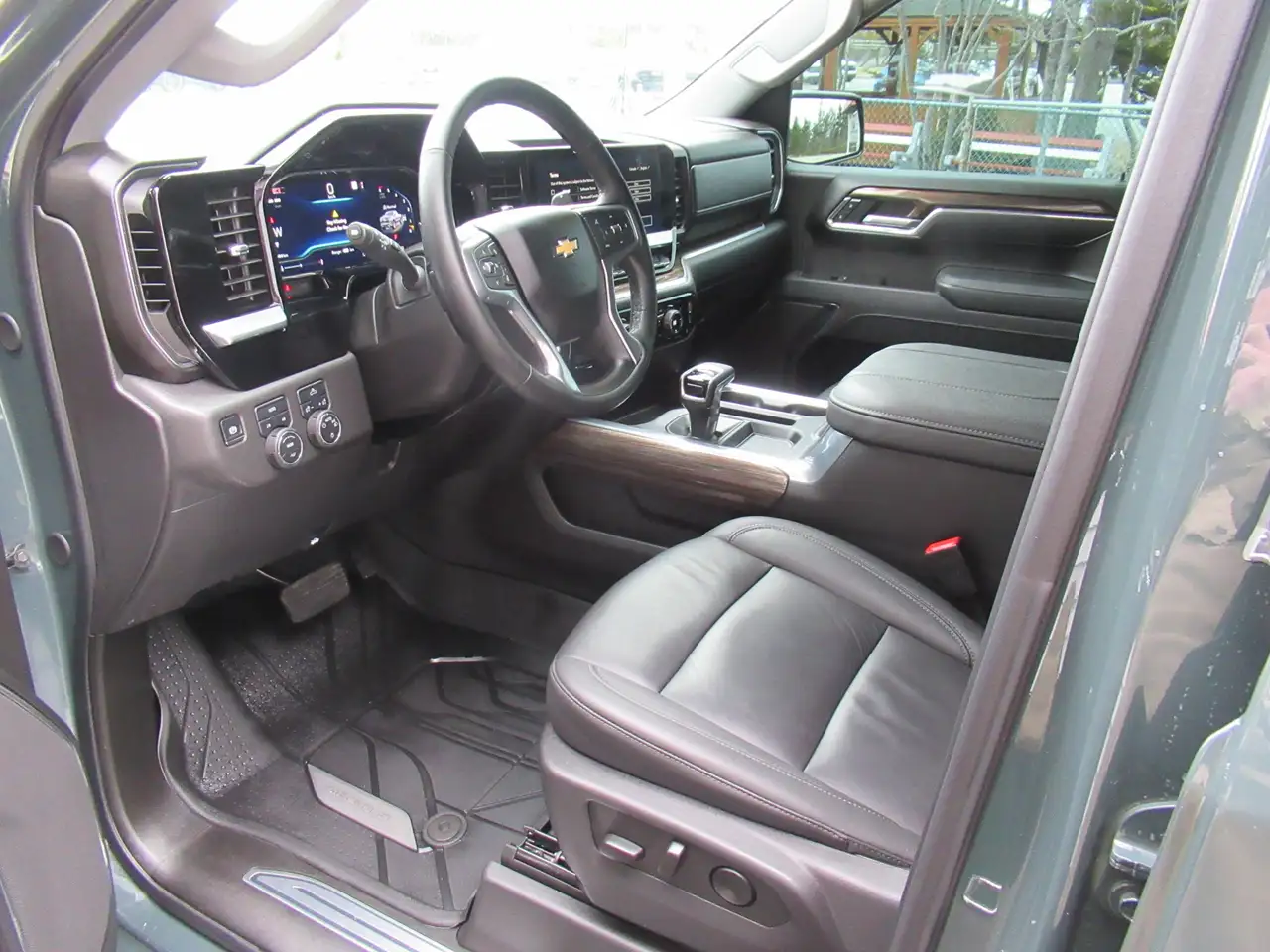Chevrolet Silverado 1500 снимка Chevrolet Silverado 1500