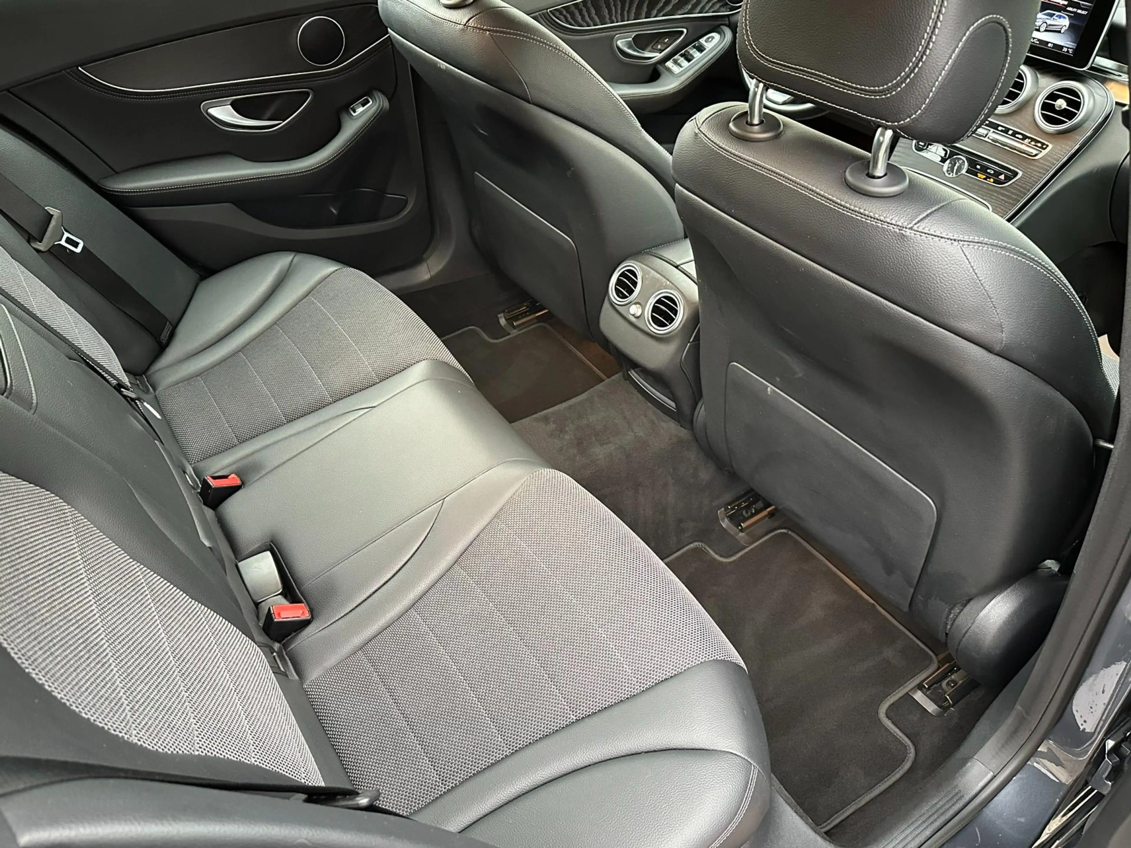 Mercedes-Benz C 350 Estate e Lease Edition — photo 23
