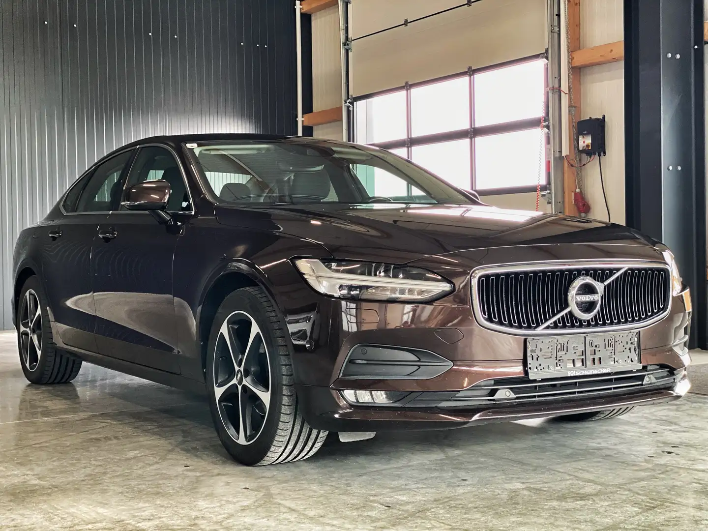 Volvo S90 D4 AWD Momentum Geartronic, 8-fach, ALLRAD Brown - 2