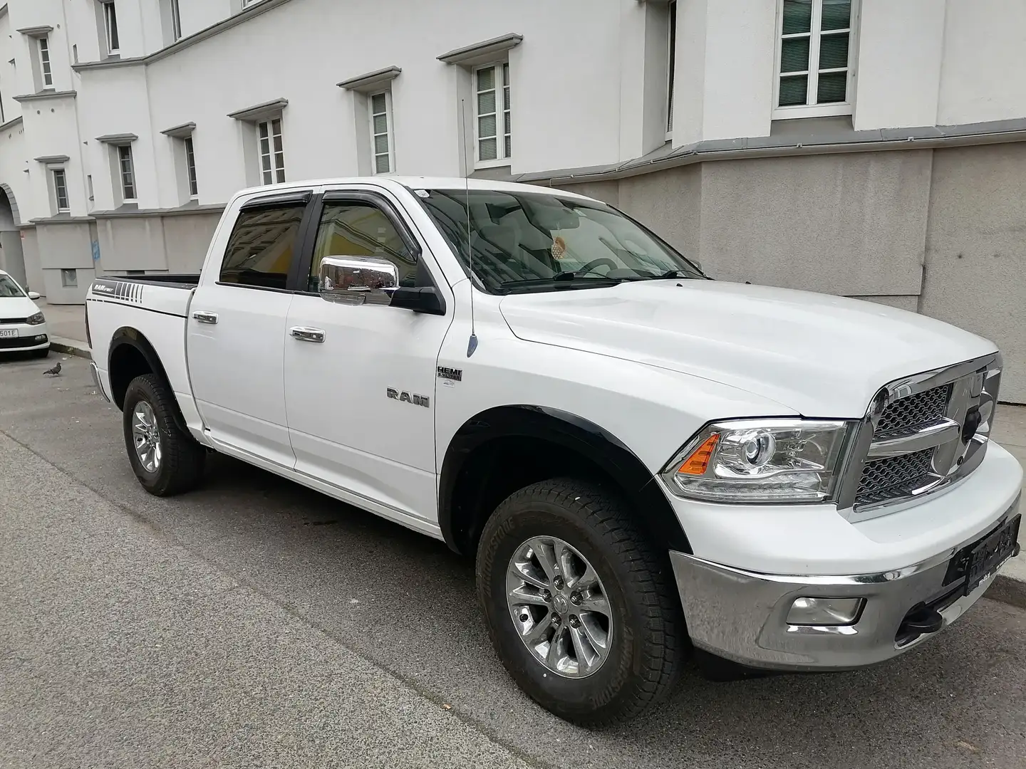Dodge RAM 1500 4x4 SLT Crew Cab Hemi V8 Blanc - 2