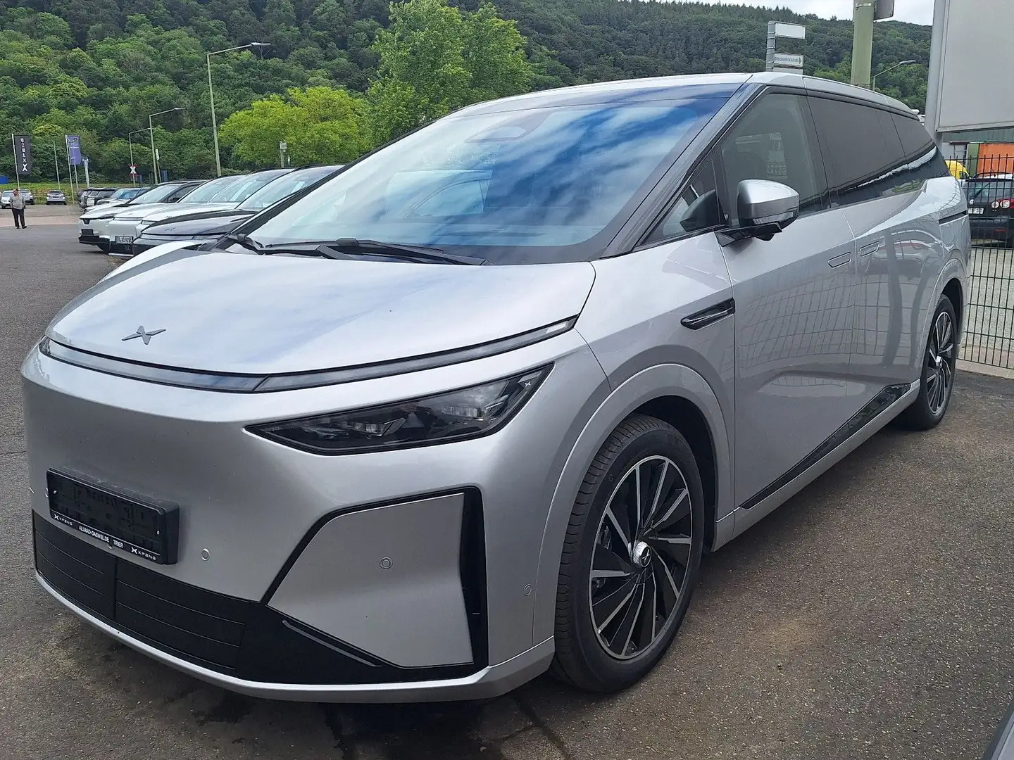 Xpeng Sonstige X9 Long Range FWD Silber - 1