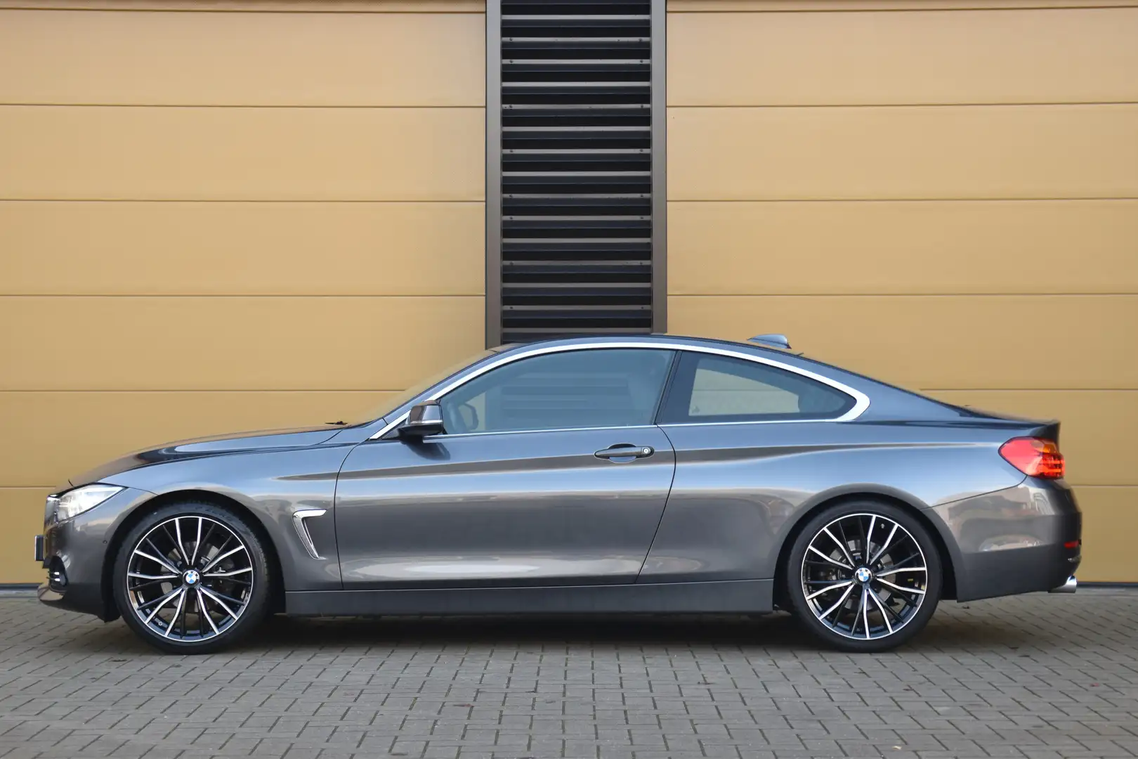 BMW 420 4-serie Coupé 420i High Executive * Luxury line * Grijs - 2