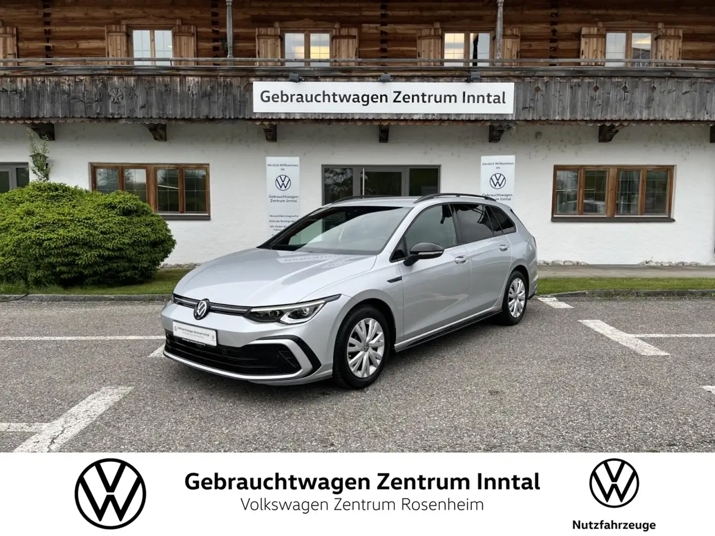 Volkswagen Golf VIII Variant 1,5 eTSI DSG R-Line (Navi+RearView+LE Silber - 1