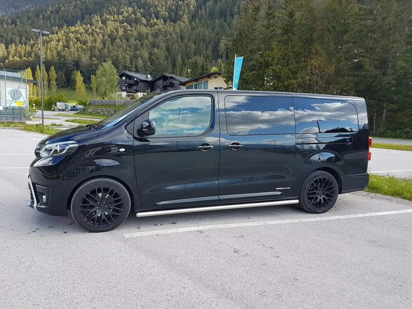Toyota Proace Proace Verso 2,0 D-4D 180 Lang VIP Aut. VIP Noir - 2