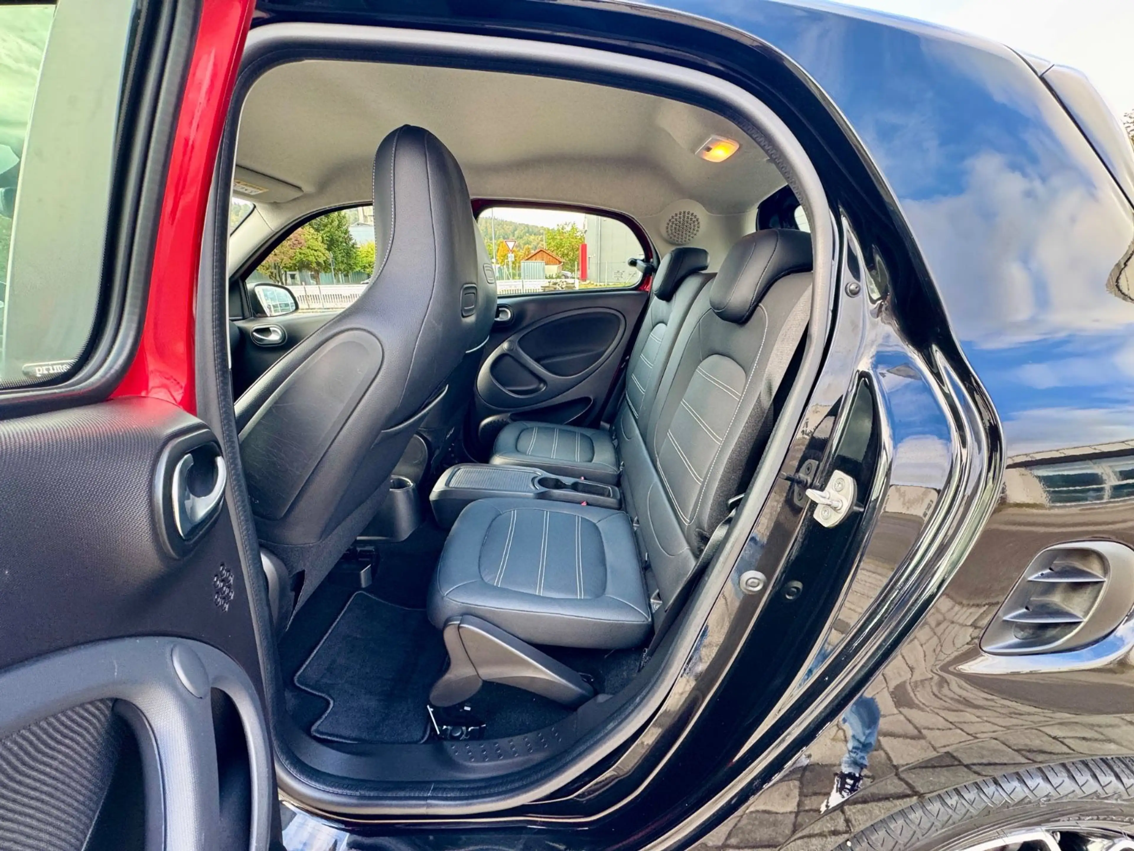 smart forFour Smart ForFour Prime Klima Vollleder Navi Kamera — photo 14