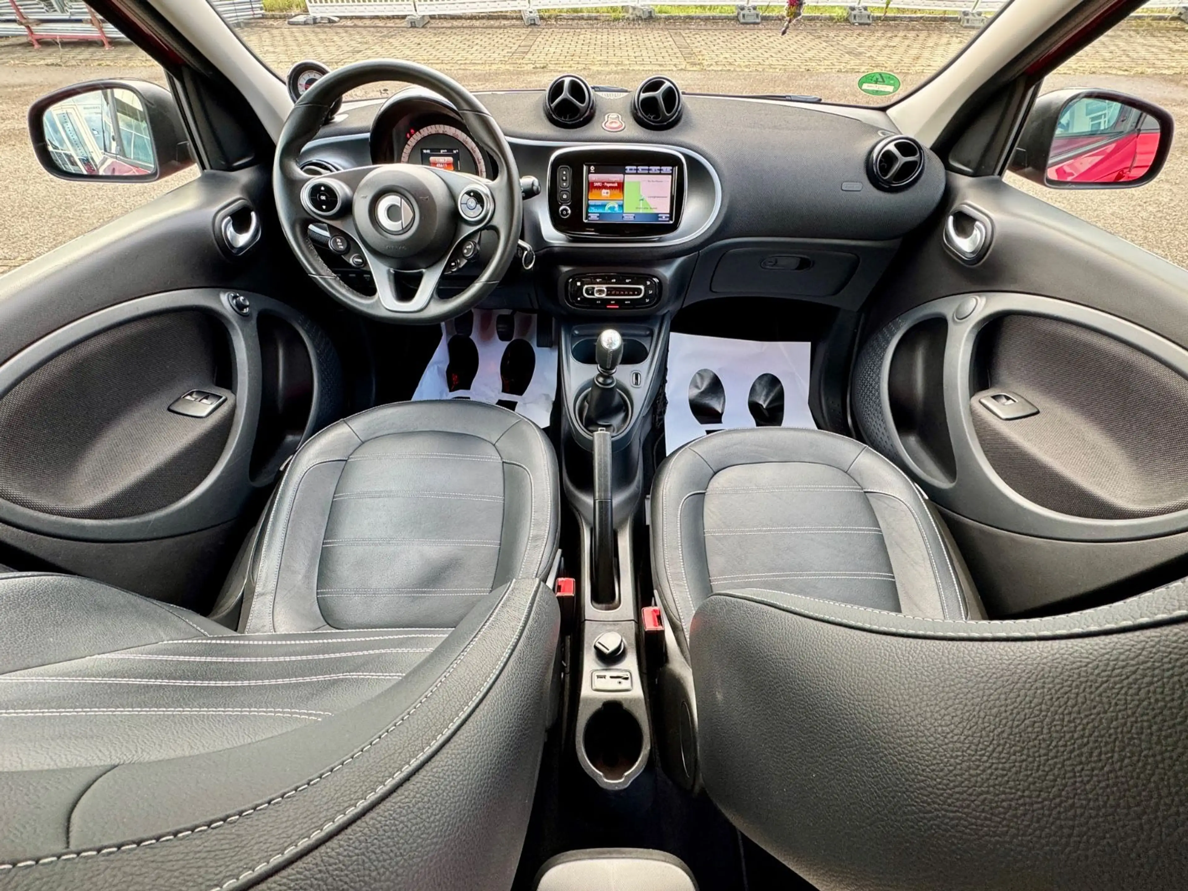 smart forFour Smart ForFour Prime Klima Vollleder Navi Kamera — photo 8