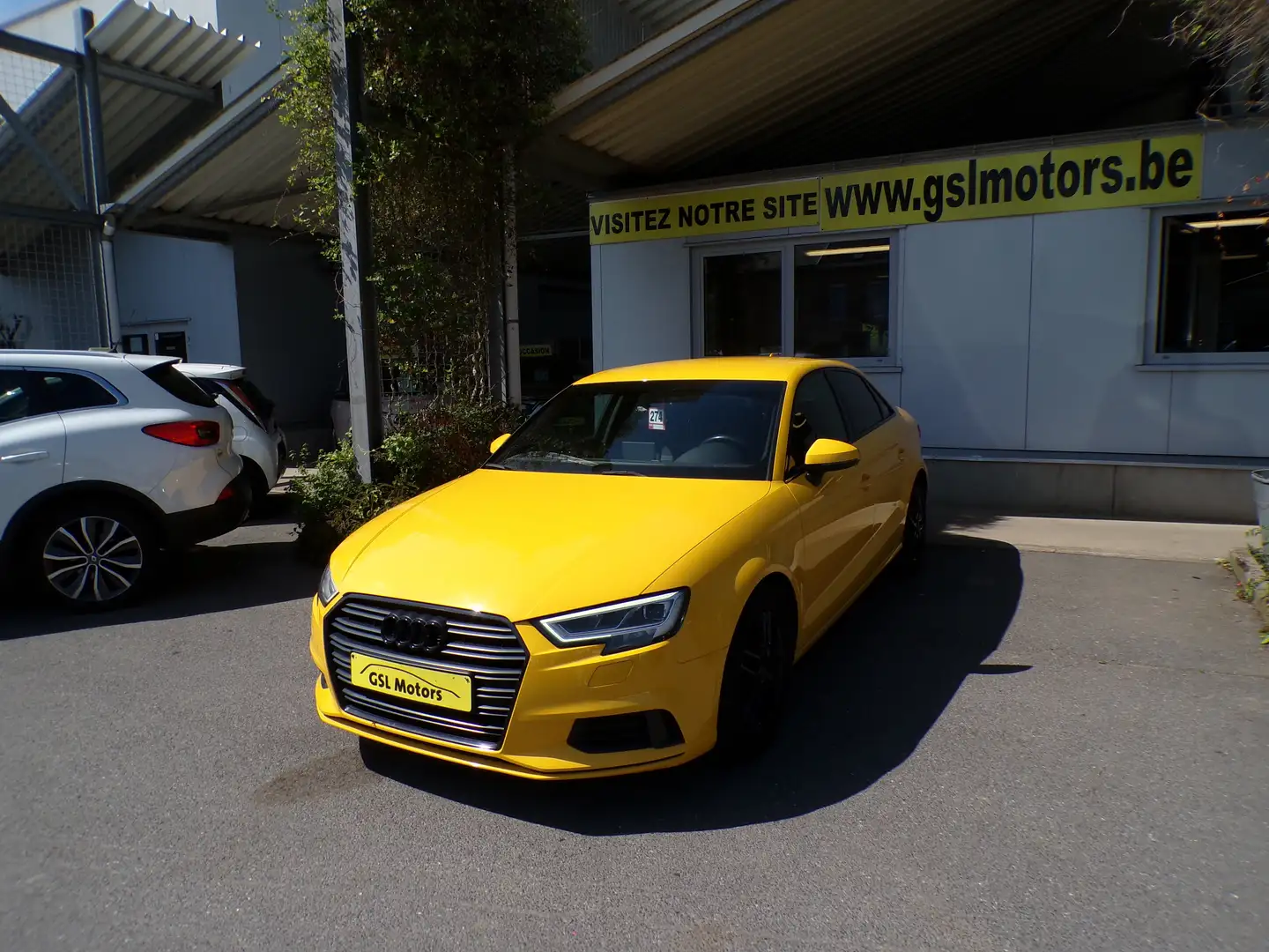 Audi A3 1.6TDi 115cv Jaune 05/18 Airco GPS Bluetooth Radio Jaune - 1