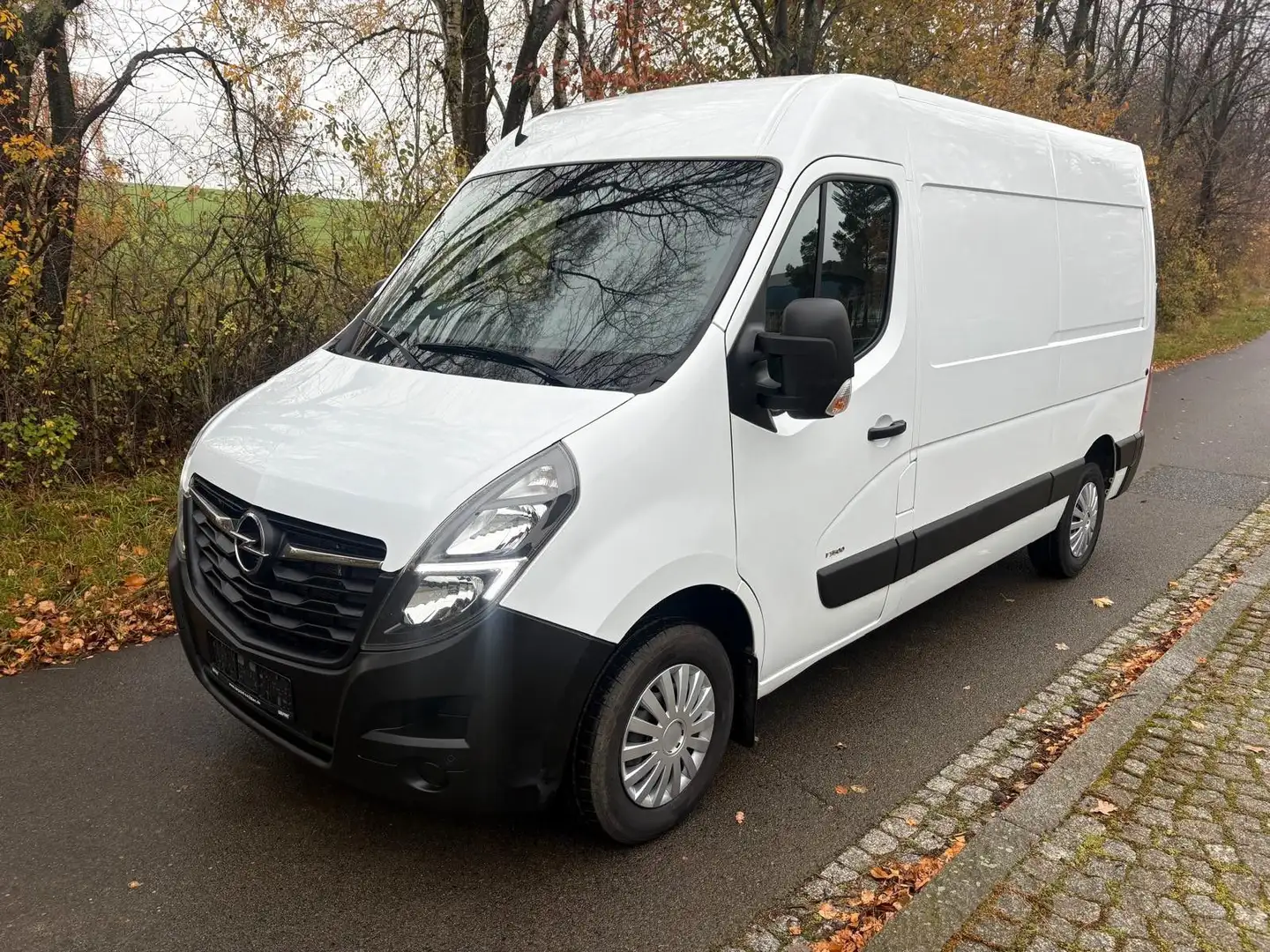 Opel Movano B  Facelift L2H2 3,5t Klima Navi Tempomat Weiß - 2