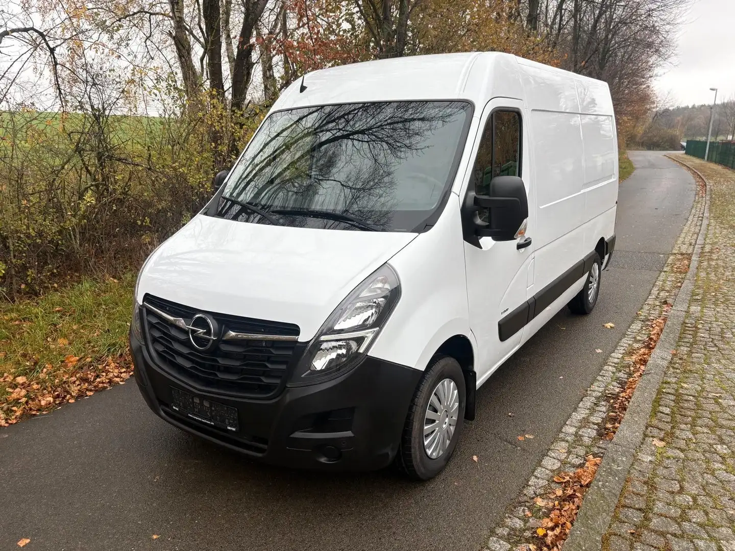 Opel Movano B  Facelift L2H2 3,5t Klima Navi Tempomat Weiß - 1