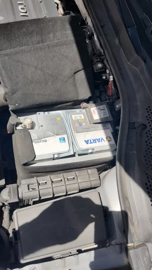 Volkswagen Golf Golf 1.6TDI Advance DSG7 85kW Advance Plateado - 2