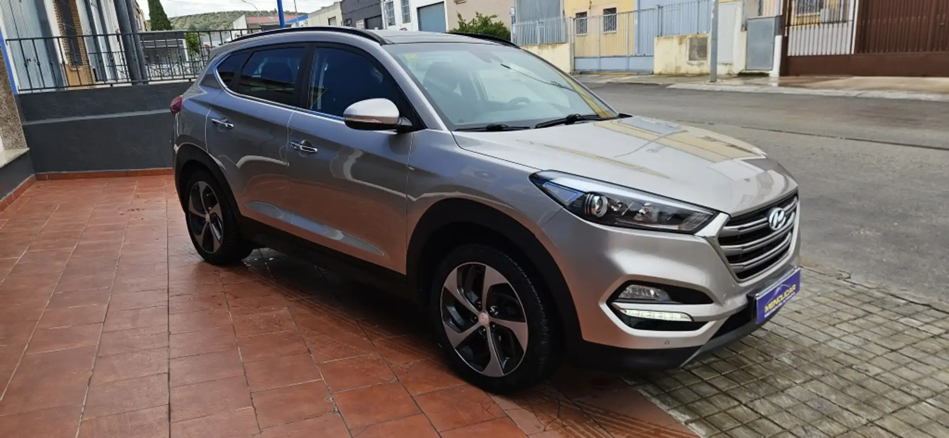 Hyundai TUCSON 2.0CRDI Style 4x4 Marrón - 1