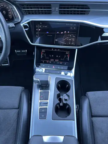 Audi A6 Avant view 13