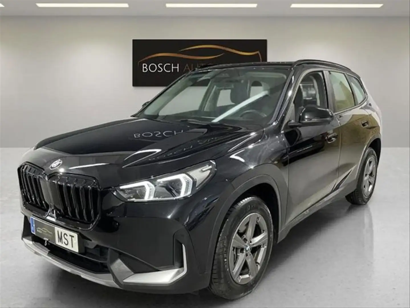 BMW X1 sDrive 18dA Noir - 1