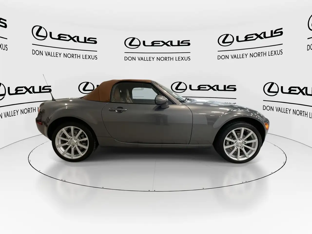 Mazda MX-5 Miata photo Mazda MX-5 Miata