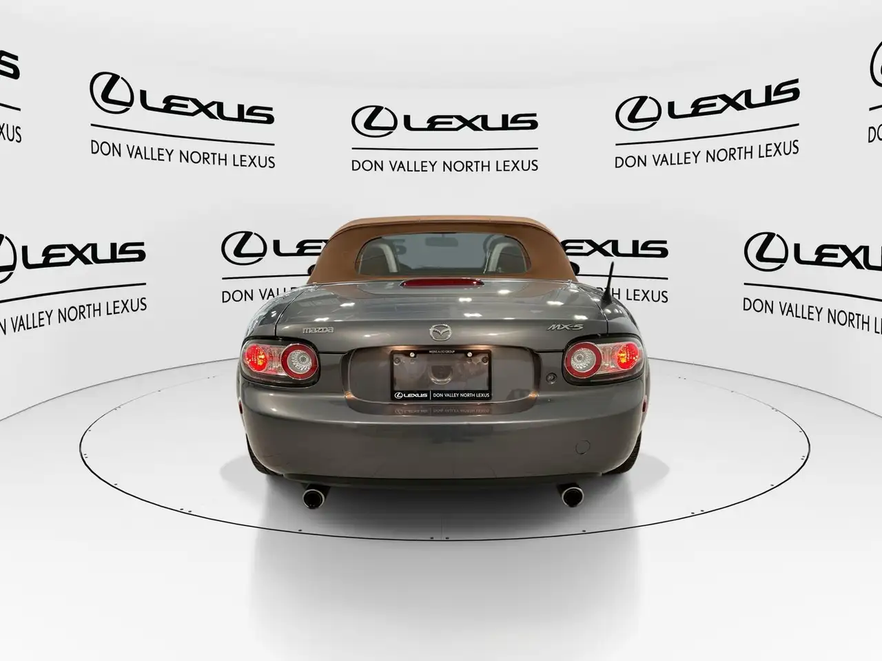 Mazda MX-5 Miata photo Mazda MX-5 Miata
