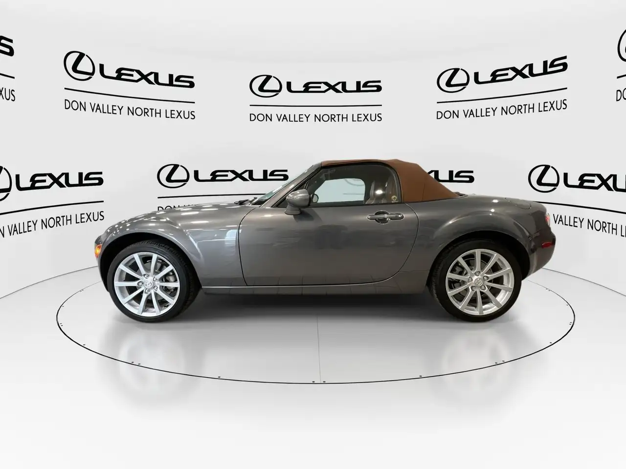 Mazda MX-5 Miata photo Mazda MX-5 Miata