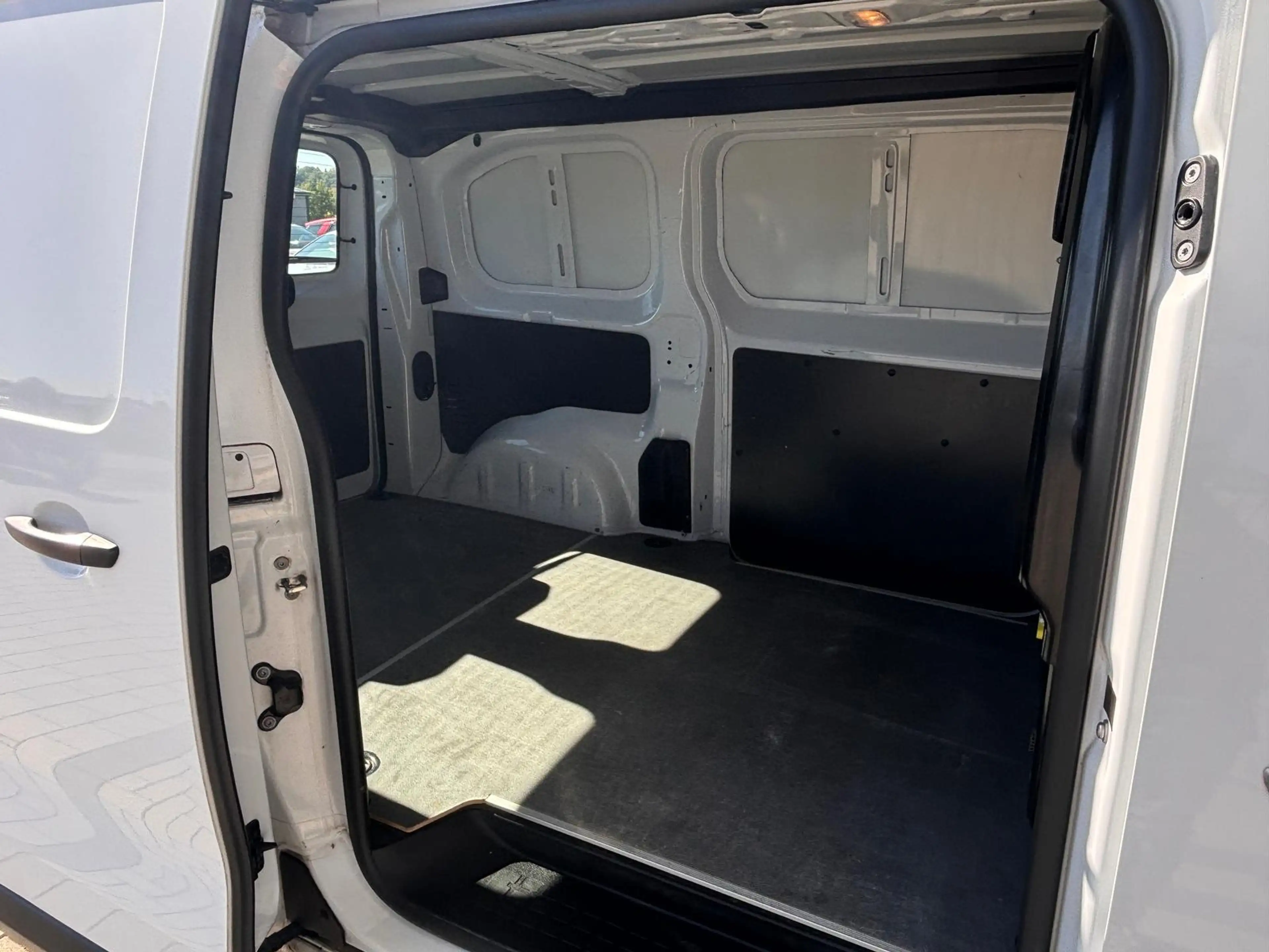 Toyota Proace Kasten Meister*Klima*CarPlay*PDC*1.Hand* — photo 15
