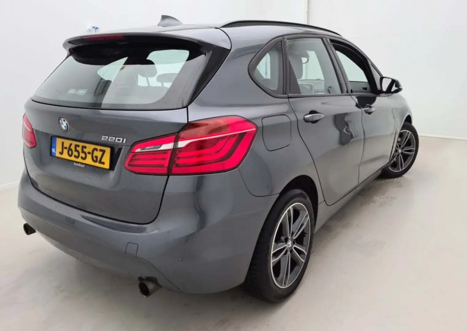 BMW 220 2-serie Active Tourer 220i High Executive | WORDT Grijs - 2