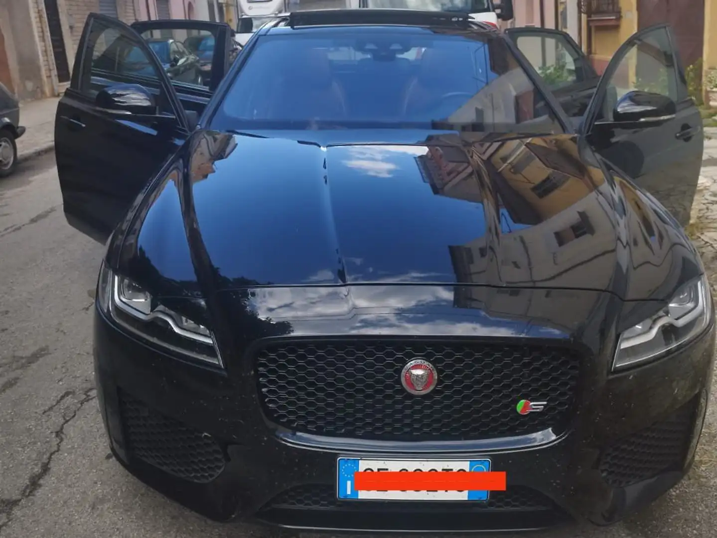 Jaguar XF XF II Berlina 2.0d R-Sport 180cv auto Nero - 1