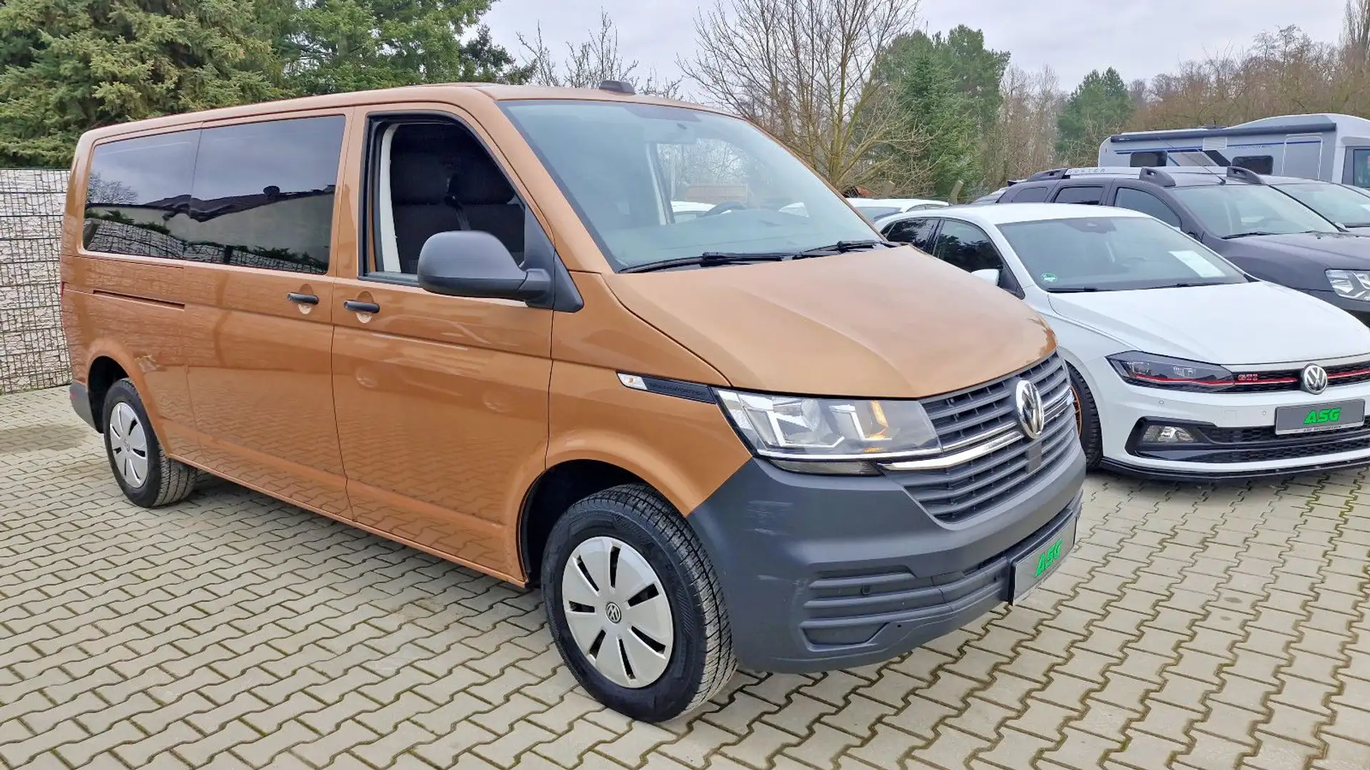 Volkswagen T6 Transporter T6.1-Transporter Lang /DSG/AHK/CarPlay/ 9 Sitzer - 1