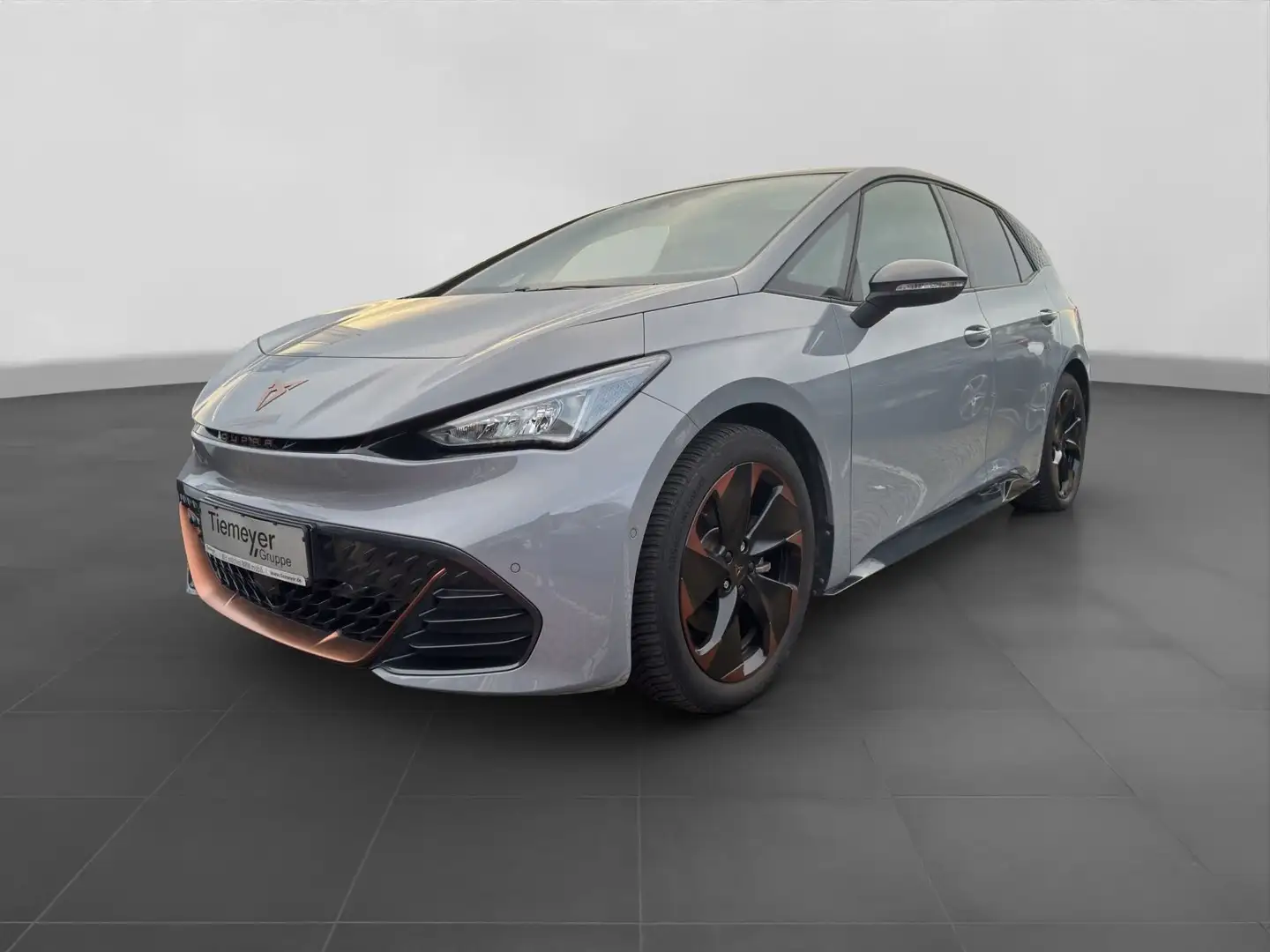 CUPRA Born LM19 PANO WÄRMEPUMPE eSITZE 360° ACC Grau - 2