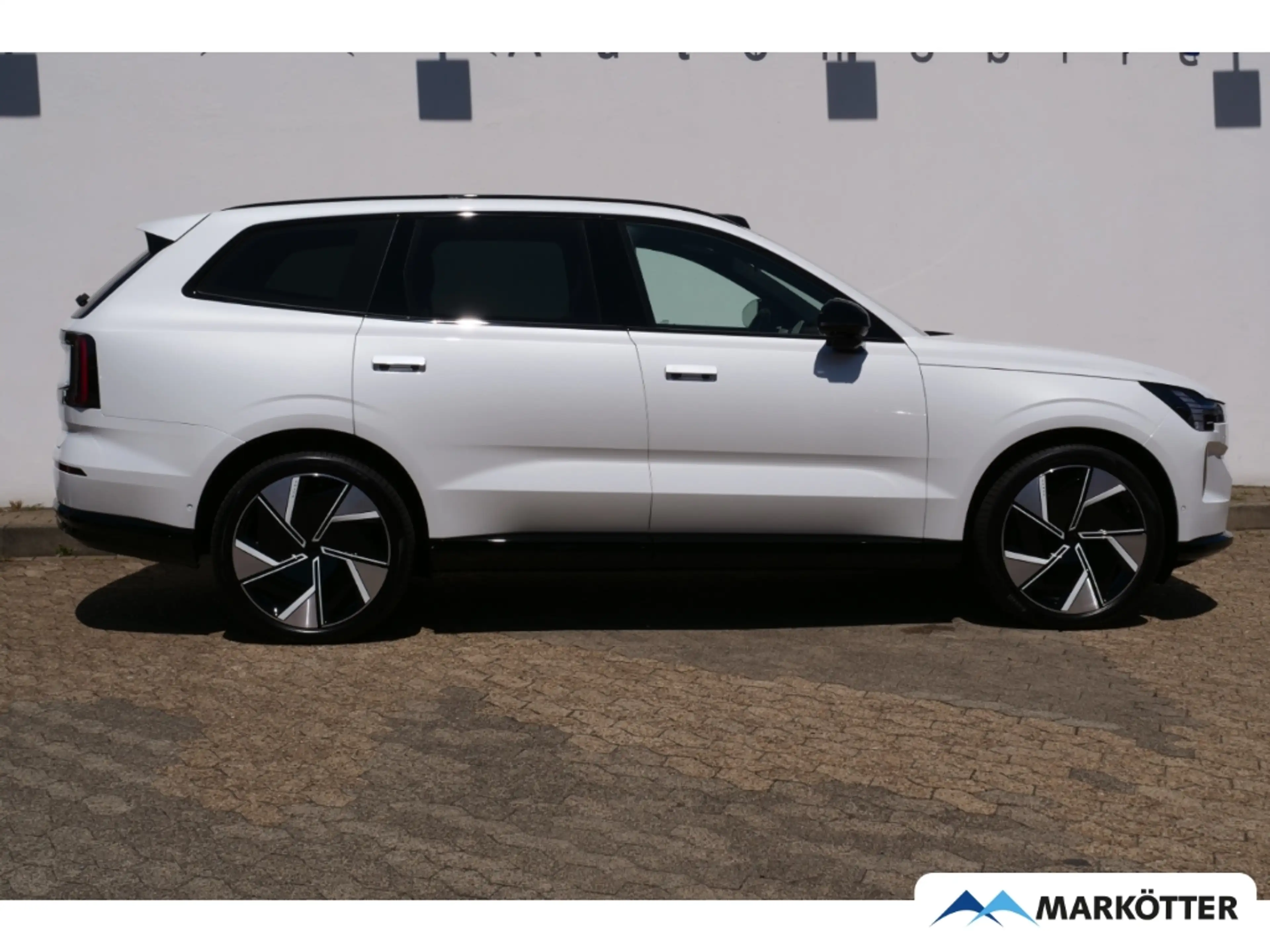 Volvo EX90 Ultra Twin Motor AWD 7-Sitzer/22''/B&W/AHK — photo 3