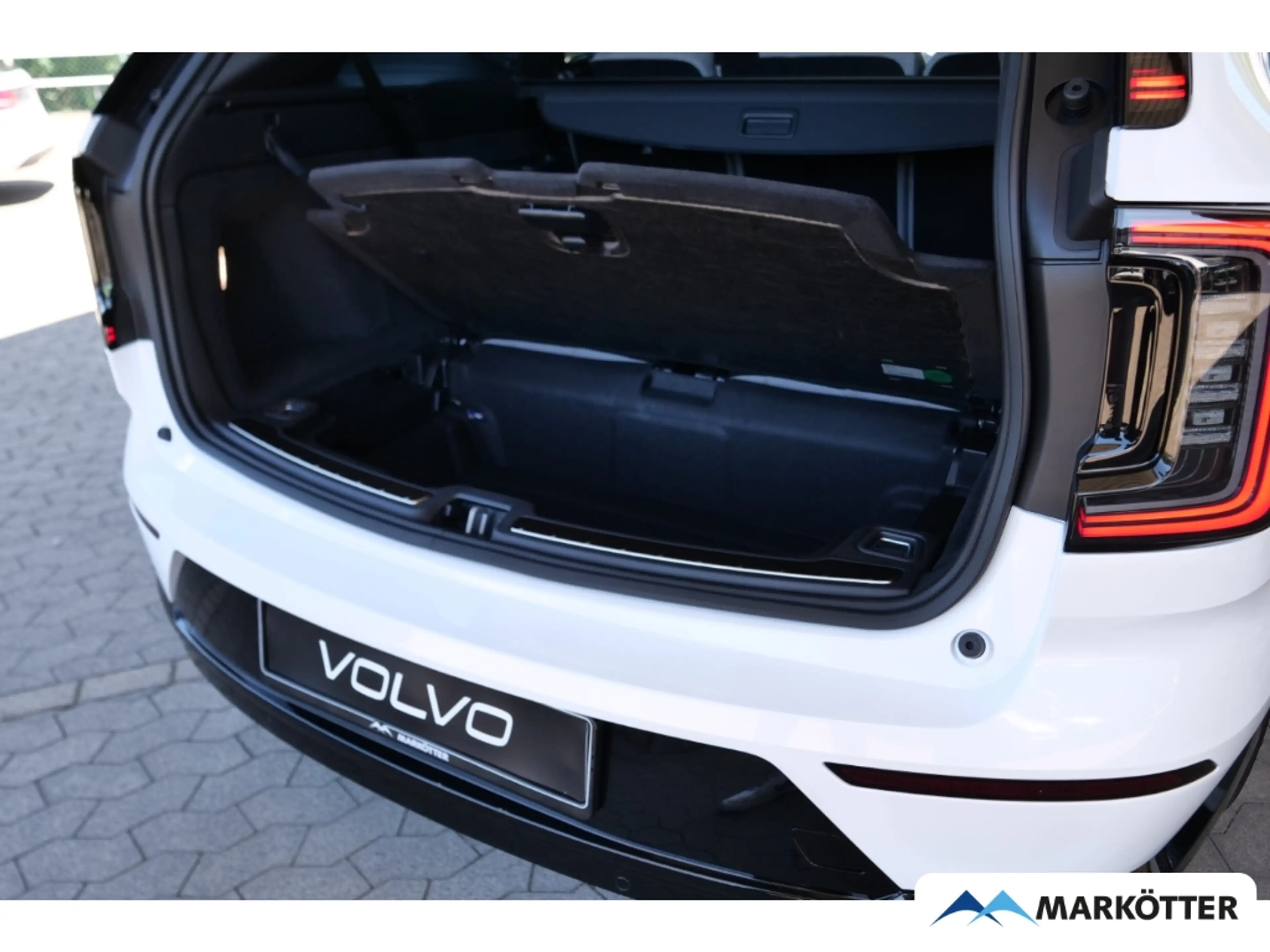 Volvo EX90 Ultra Twin Motor AWD 7-Sitzer/22''/B&W/AHK — photo 11