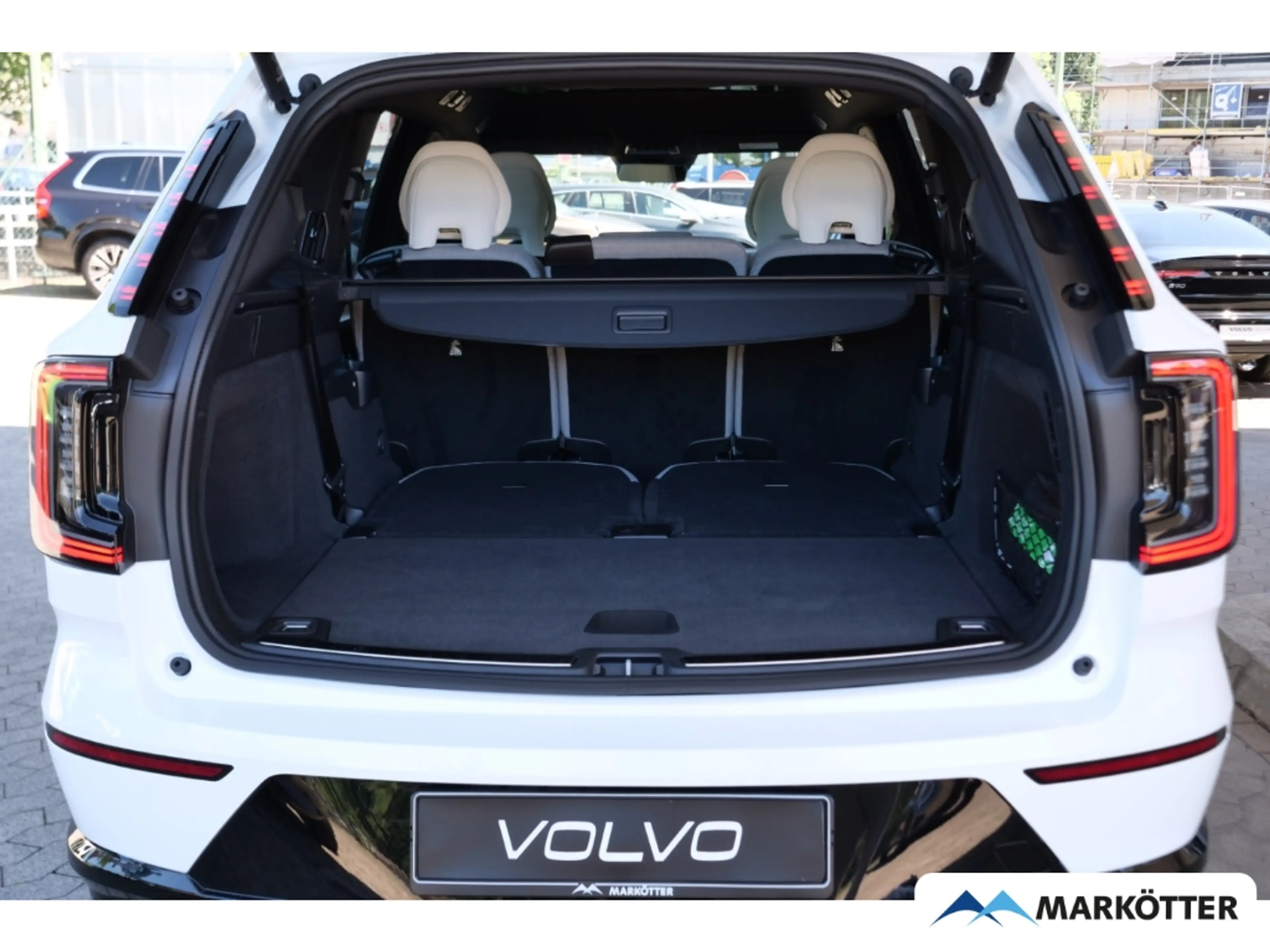Volvo EX90 Ultra Twin Motor AWD 7-Sitzer/22''/B&W/AHK — photo 10