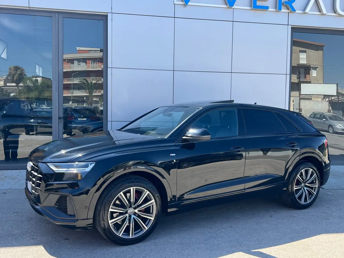 Audi Q8 50 tdi Sline possibilità noleggio no scoring Nero - 2