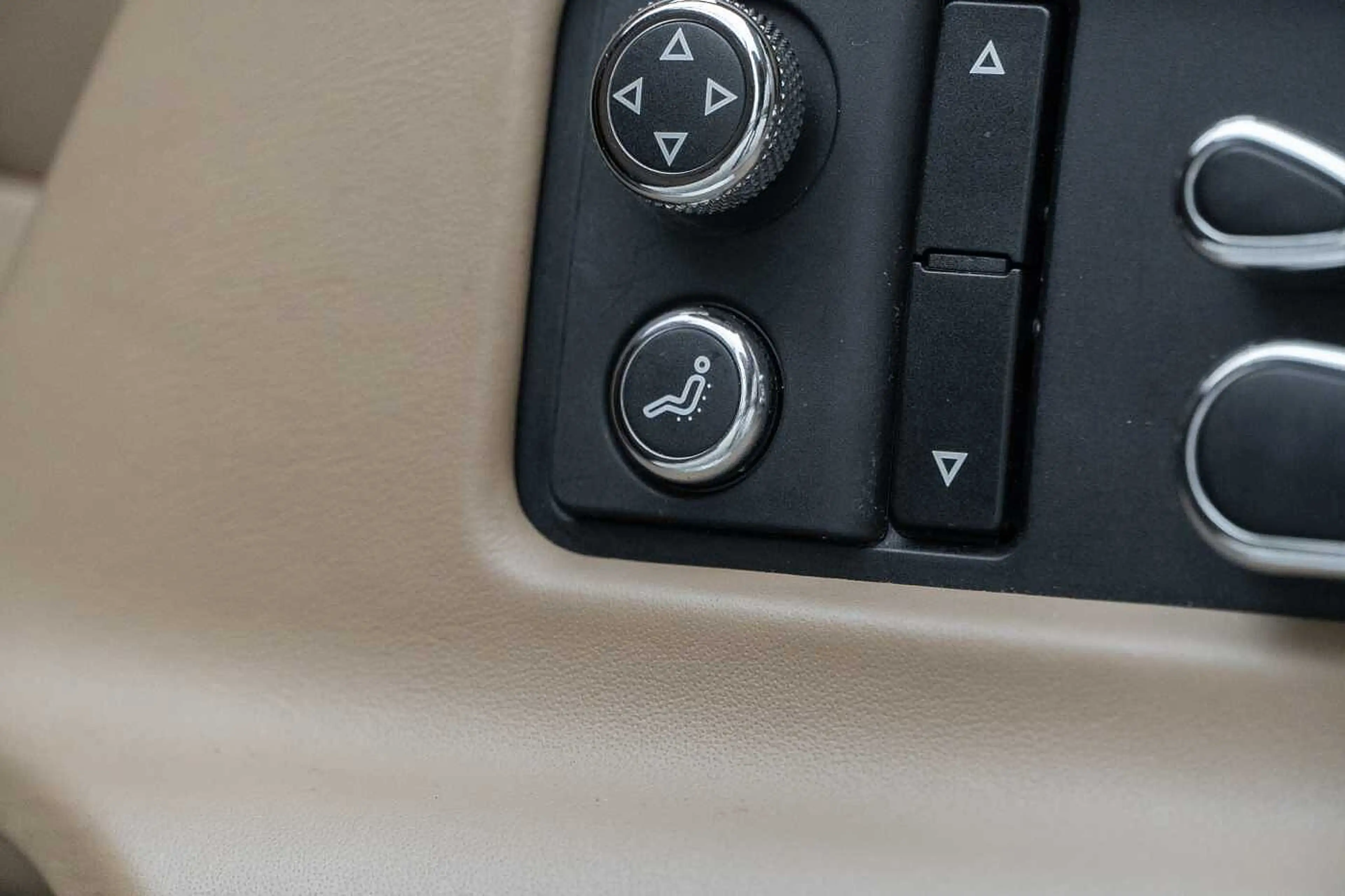 Bentley Bentayga 6.0 W12 Full History Pano CoolingSeats ACC — photo 10