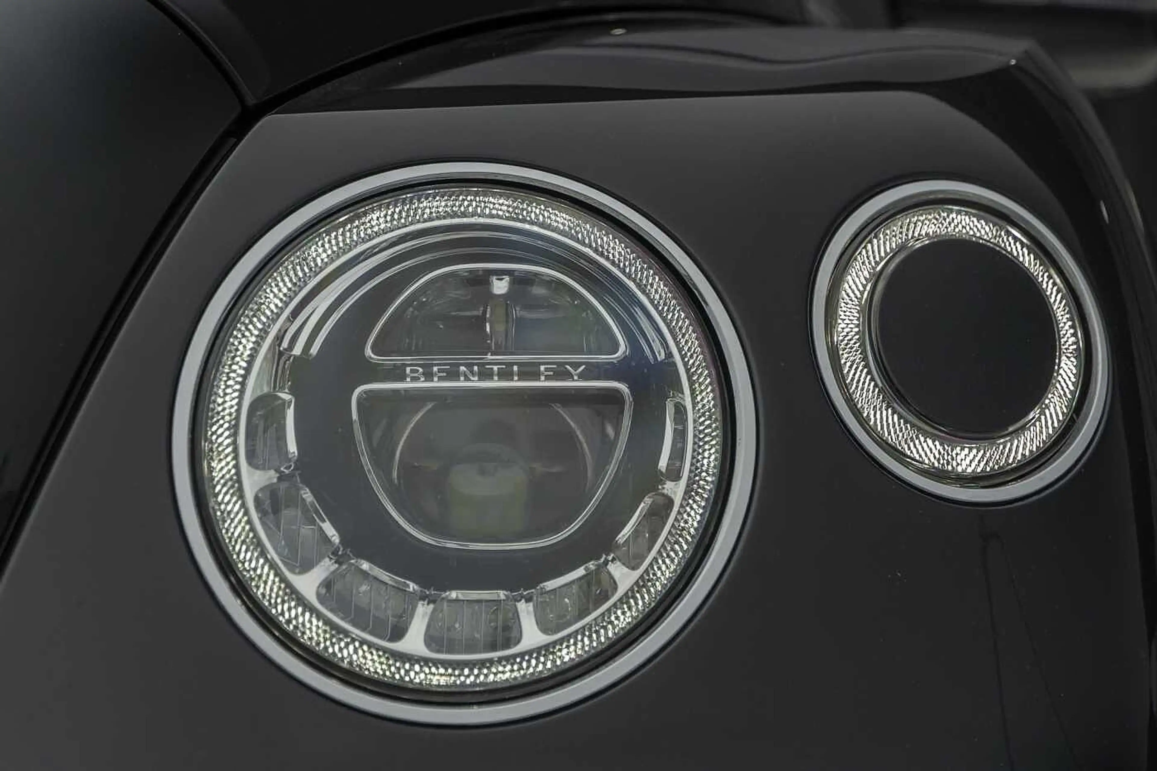 Bentley Bentayga 6.0 W12 Full History Pano CoolingSeats ACC — photo 3