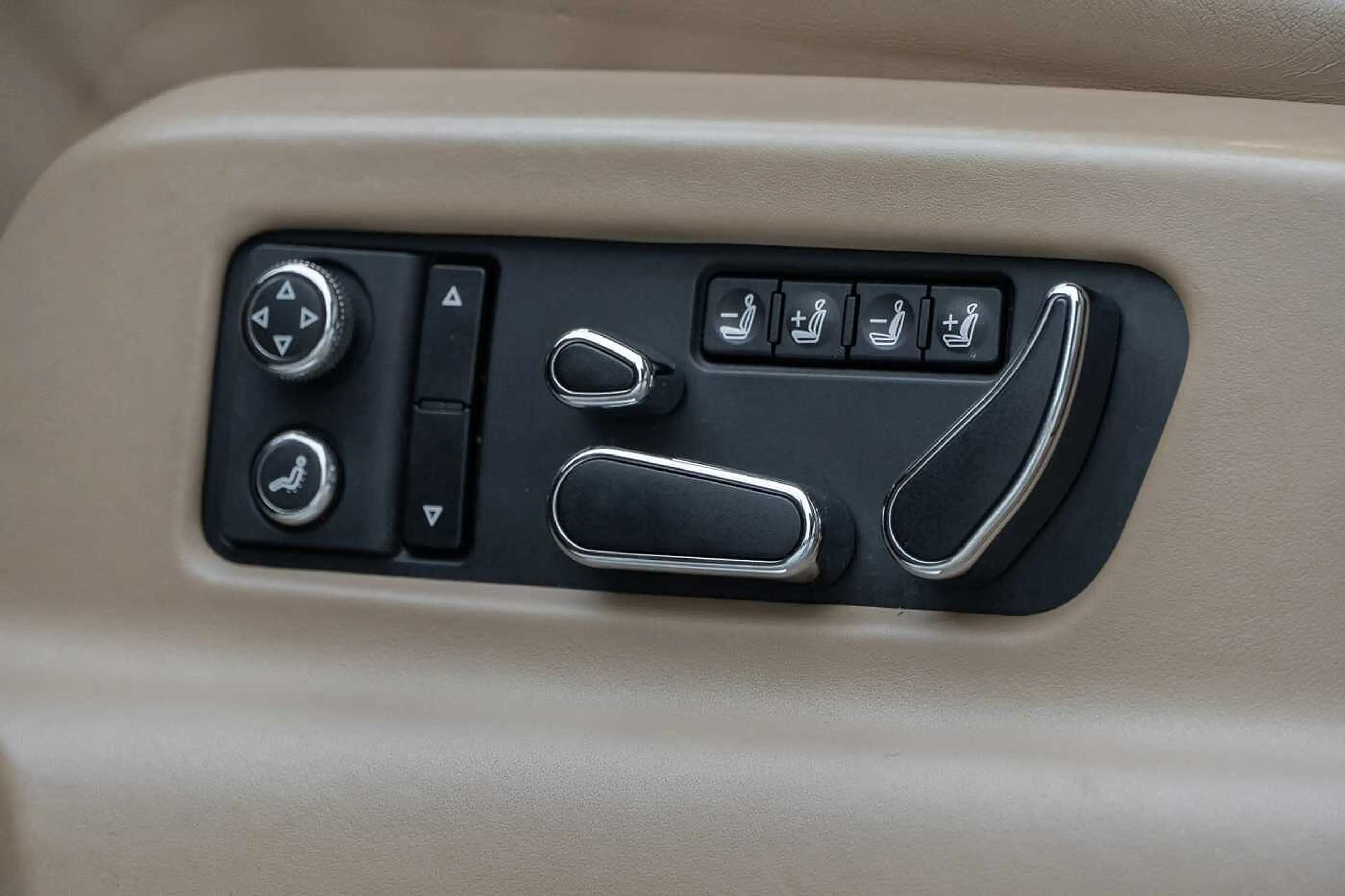 Bentley Bentayga 6.0 W12 Full History Pano CoolingSeats ACC — photo 9