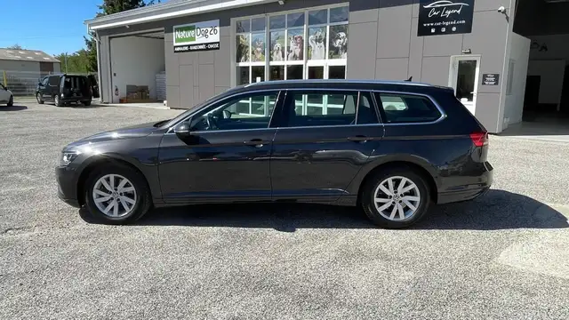 Volkswagen Passat view 8