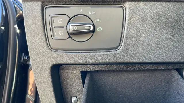 Volkswagen Passat view 20
