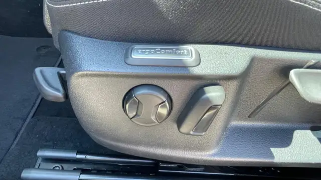 Volkswagen Passat view 25