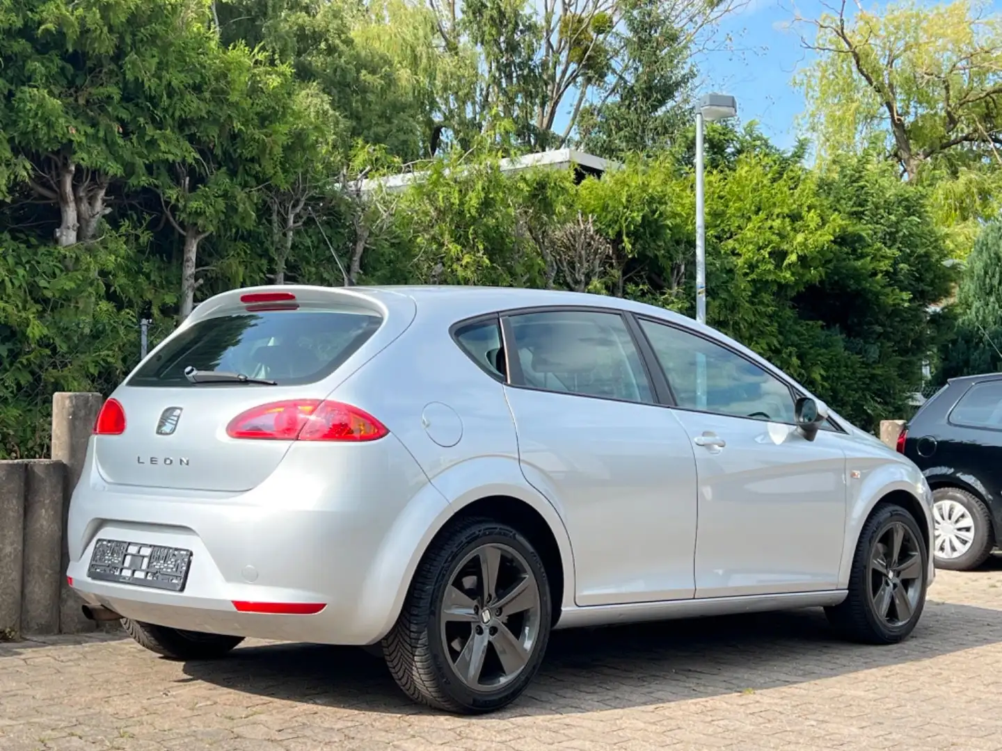 SEAT Leon 1.6 * Klima * Allwetter * TÜV Neu * Argent - 2