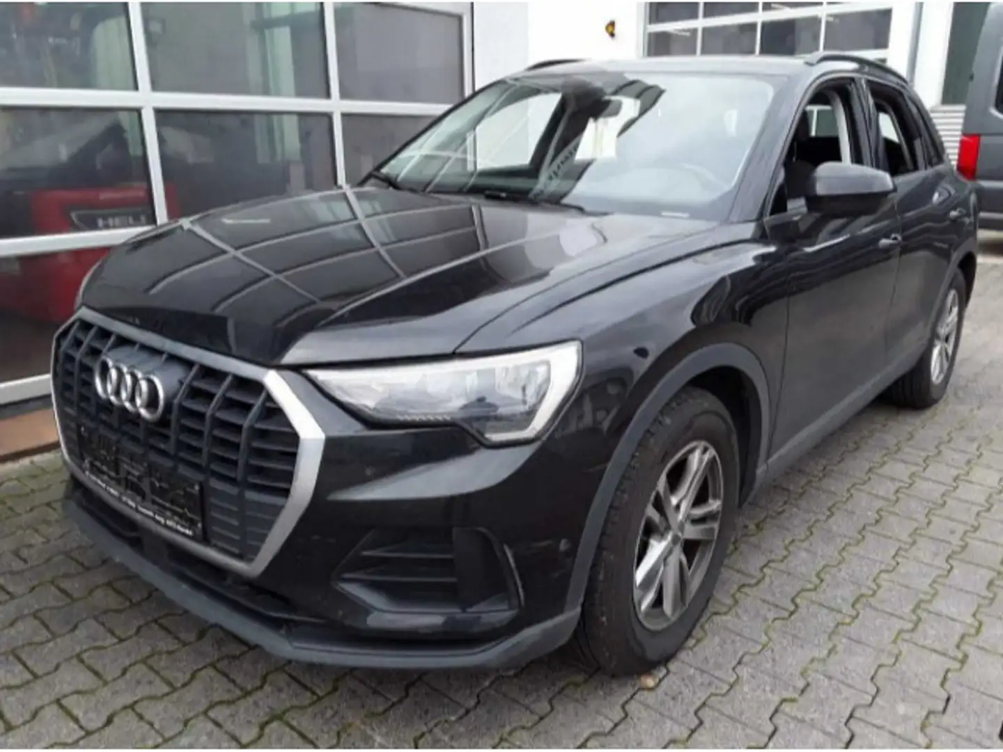 Audi Q3 35 1,5 TFSI basis LED*SHZ*Digital*PDC Zwart - 2