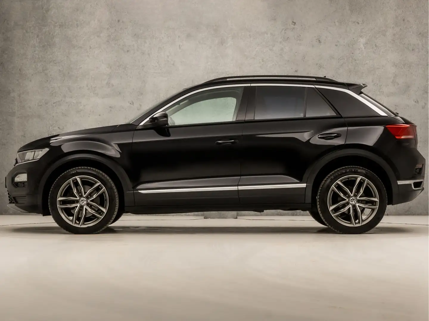 Volkswagen T-Roc 1.0 TSI Sport (APPLE CARPLAY, GROOT NAVI, PARKEERS Zwart - 2