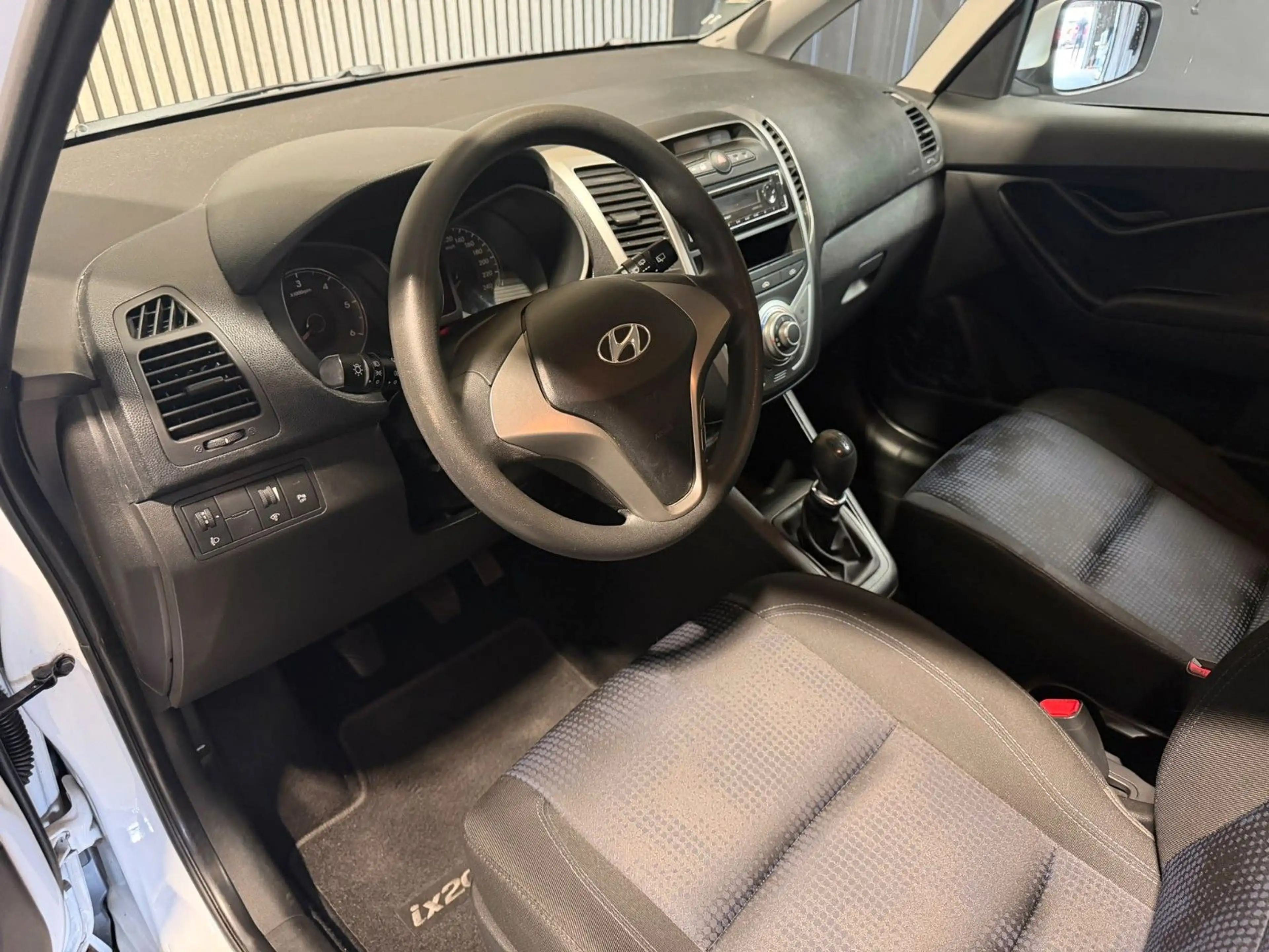 Hyundai iX20 Classic TÜV&Inspektion-NEU Klima PDC — photo 5