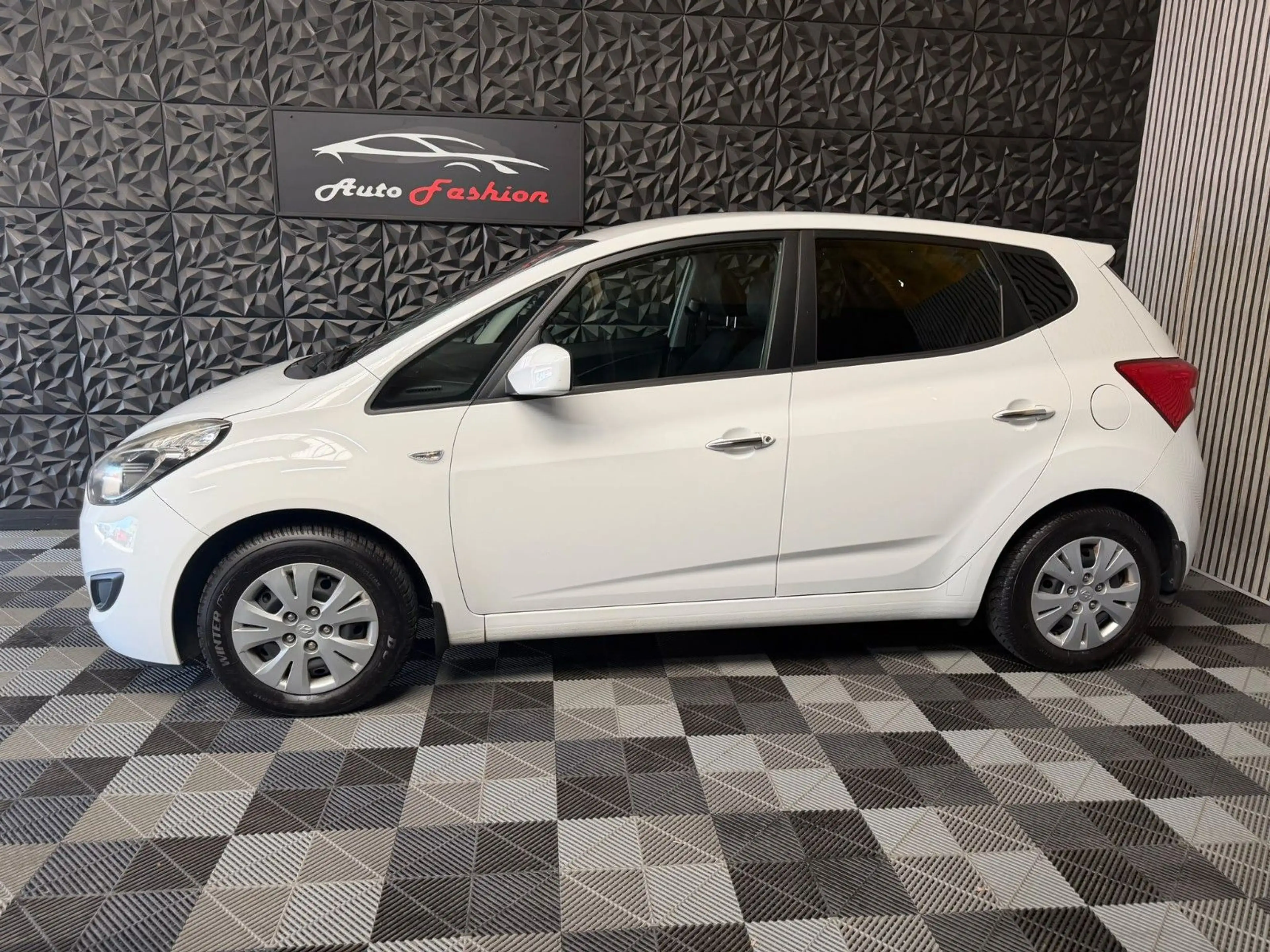 Hyundai iX20 Classic TÜV&Inspektion-NEU Klima PDC — photo 2