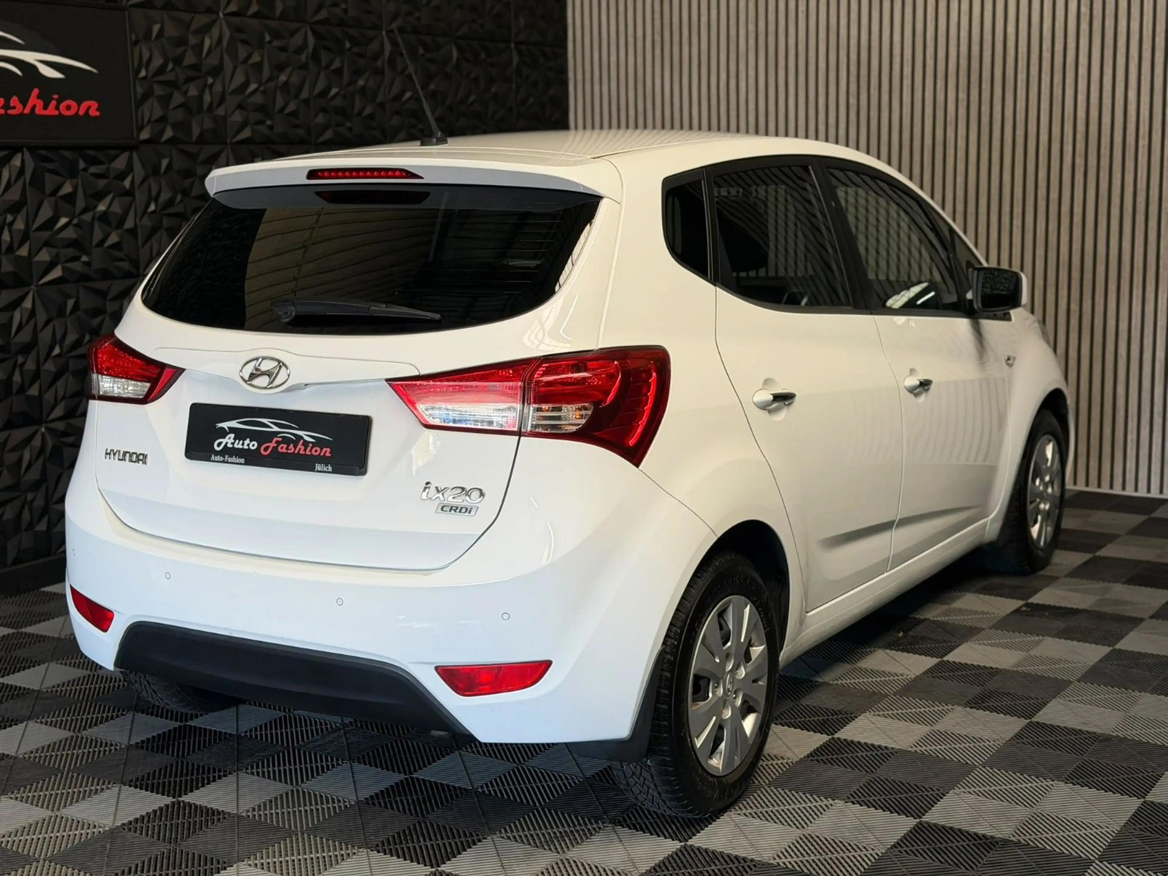 Hyundai iX20 Classic TÜV&Inspektion-NEU Klima PDC — photo 10