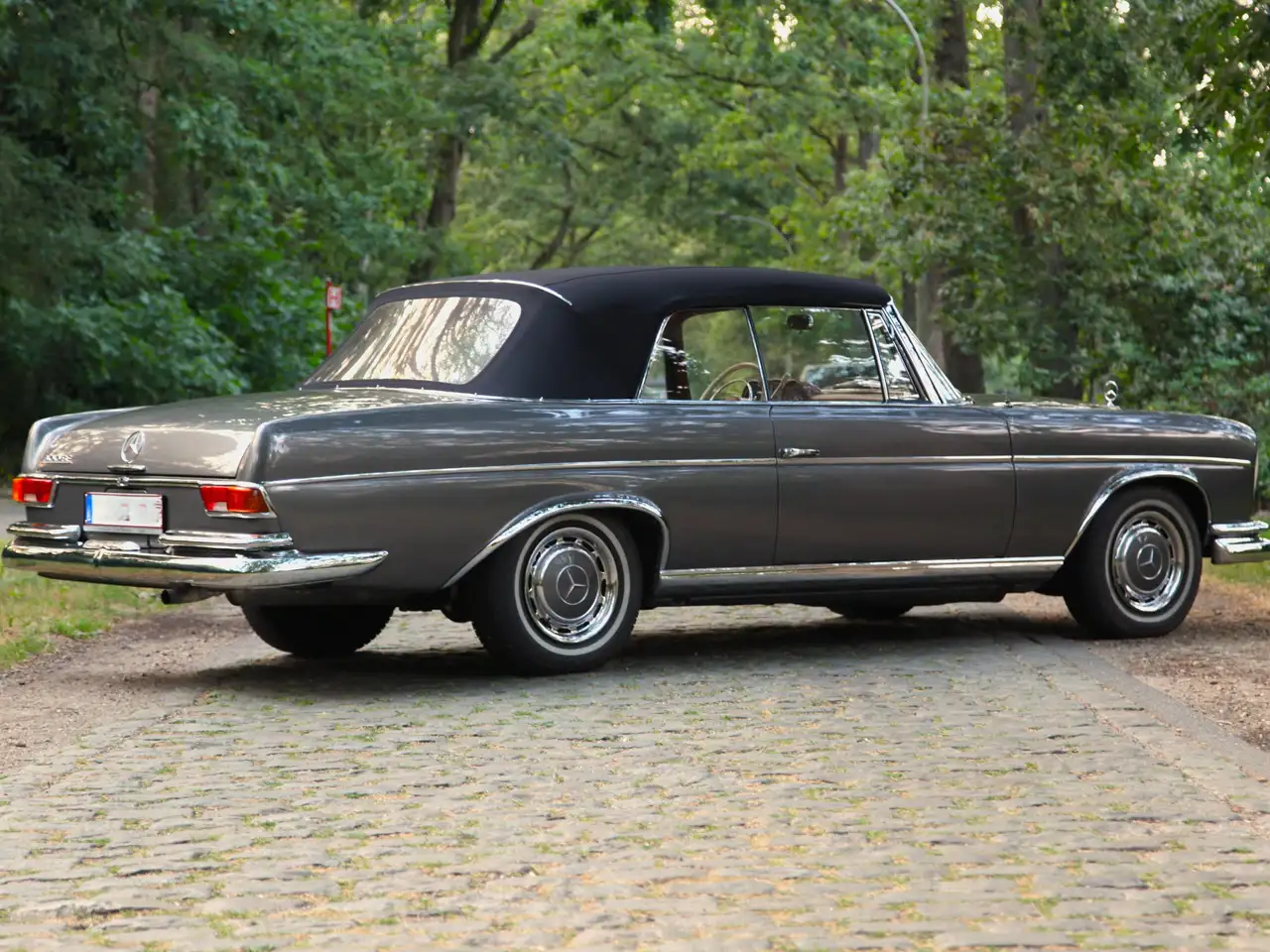 Mercedes-Benz 300 SE Cabriolet, foto 4