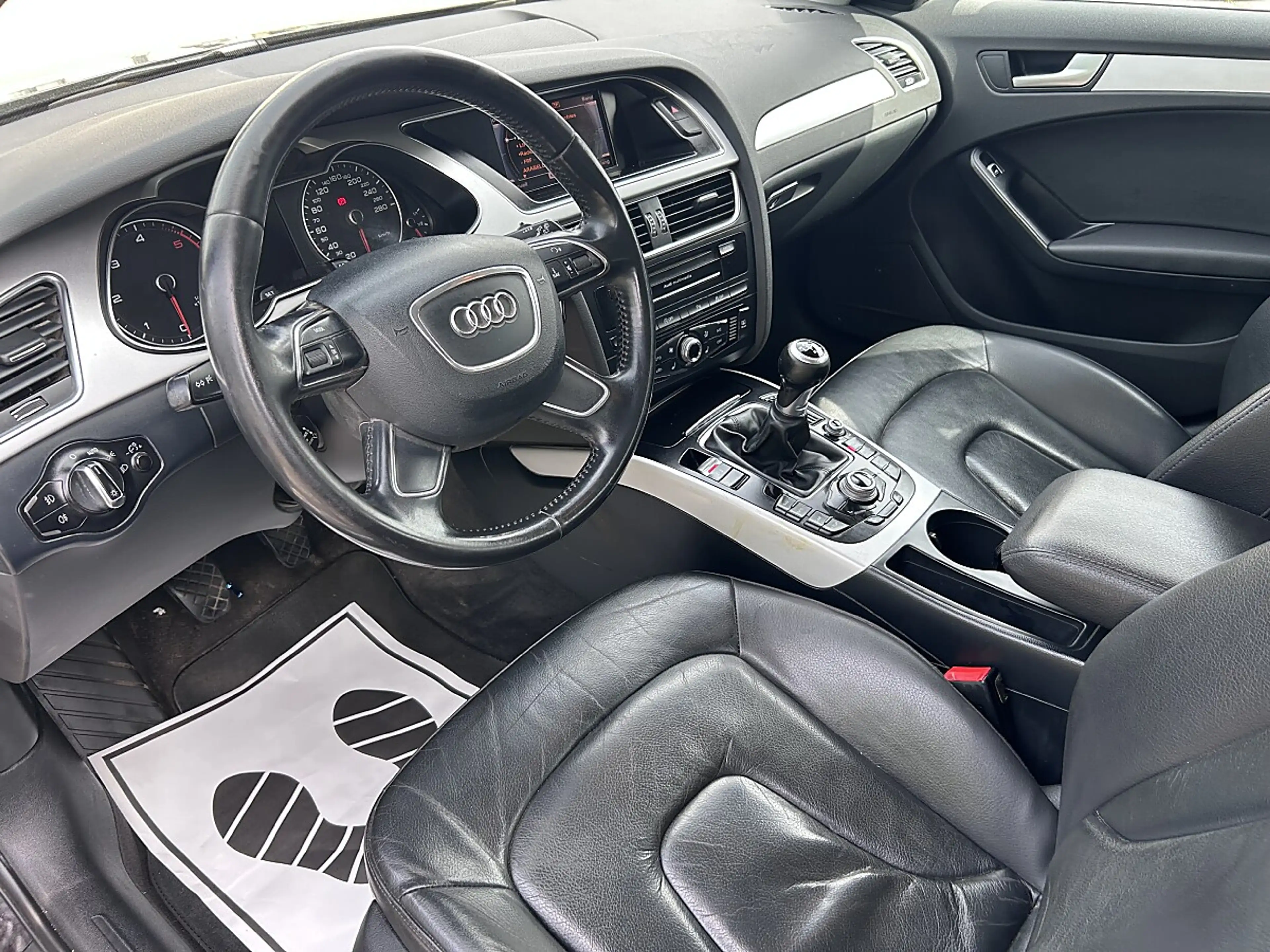 Audi A4 Avant 2,0 TDI S-Line — photo 13