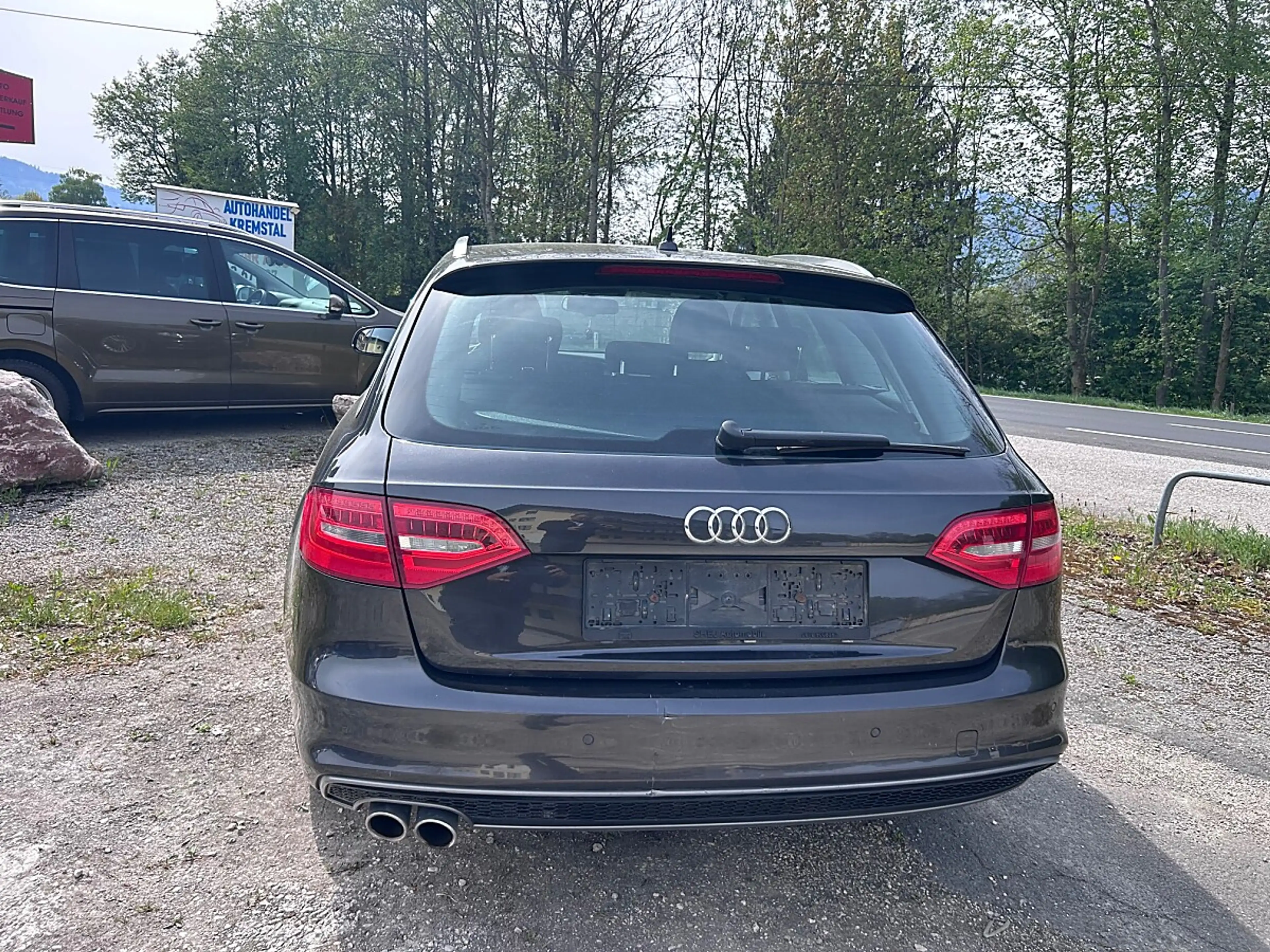 Audi A4 Avant 2,0 TDI S-Line — photo 6