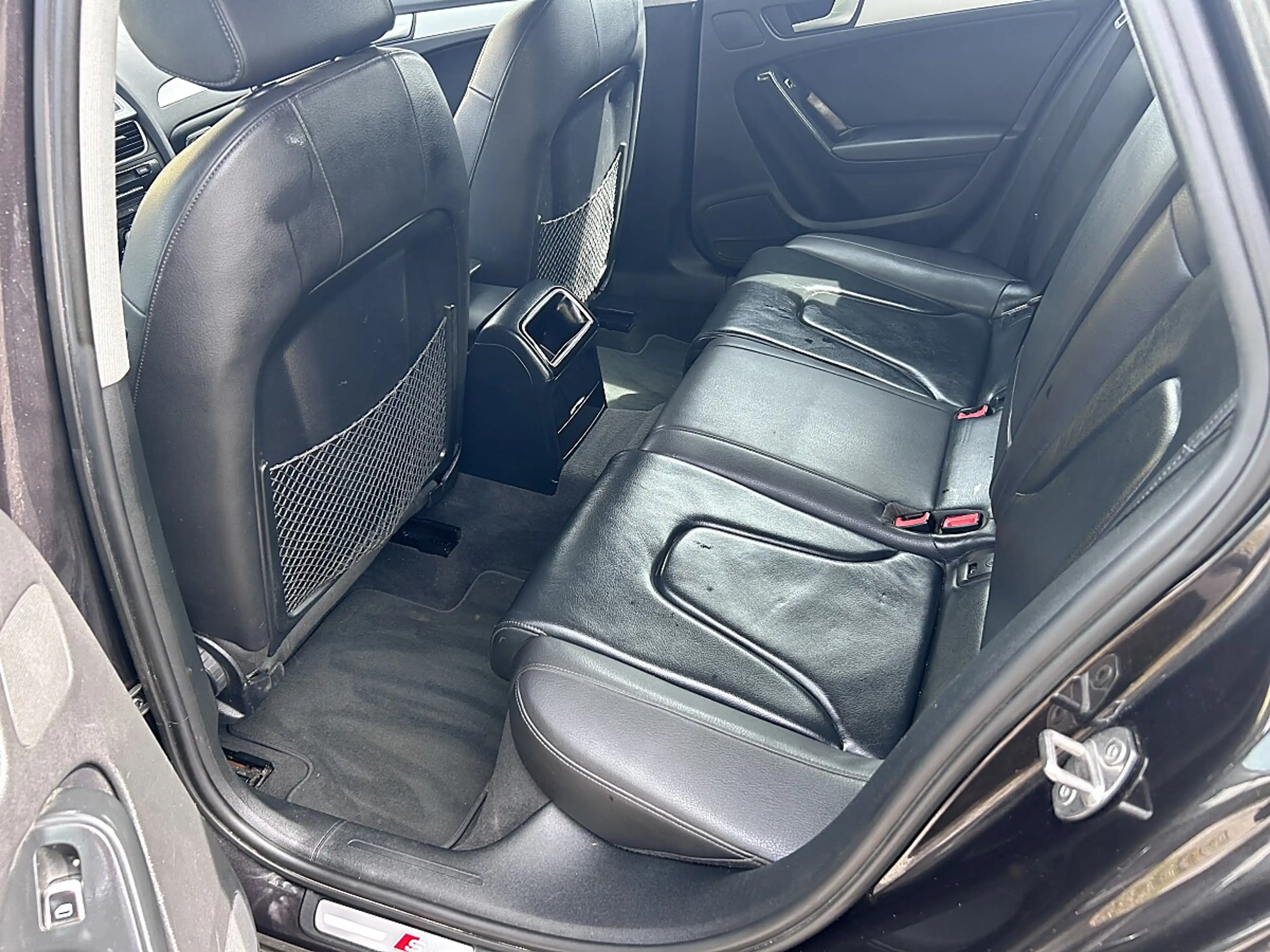 Audi A4 Avant 2,0 TDI S-Line — photo 14
