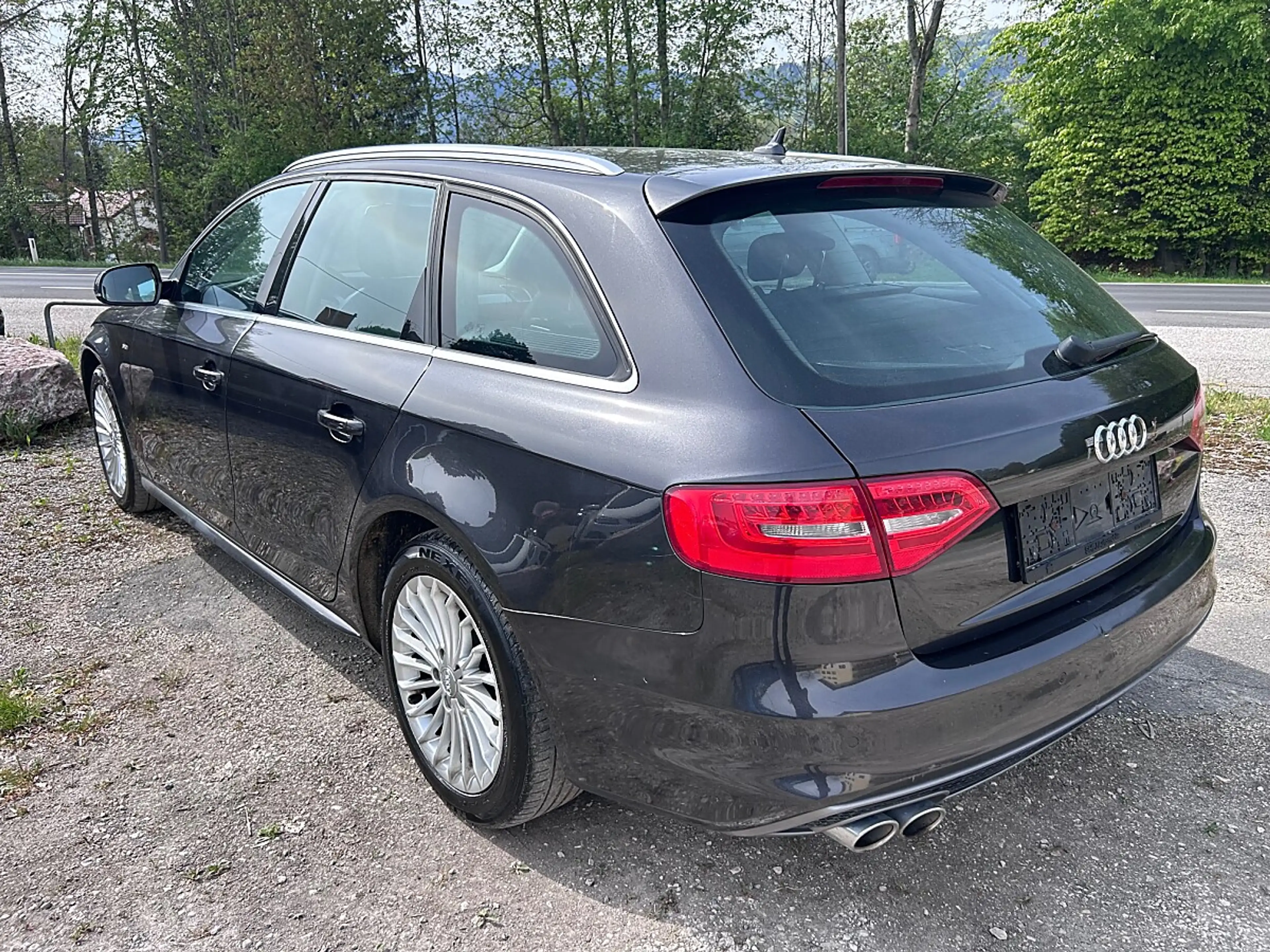 Audi A4 Avant 2,0 TDI S-Line — photo 9