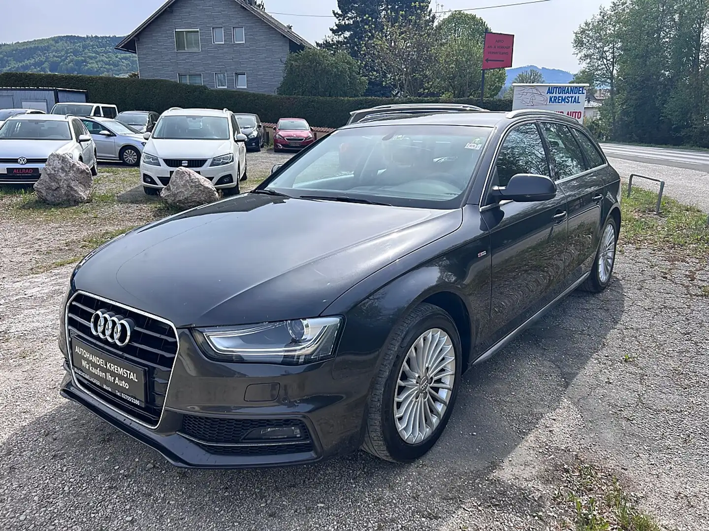 Audi A4 Avant 2,0 TDI S-Line Schwarz - 2